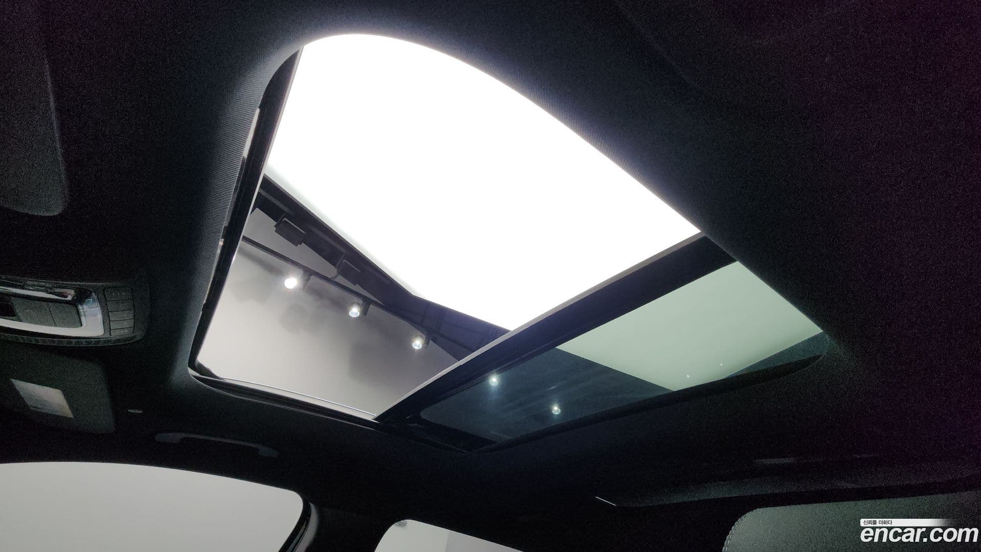 Main__Slider__Photo:GLB-Class Mercedes-Benz 2021.2-17