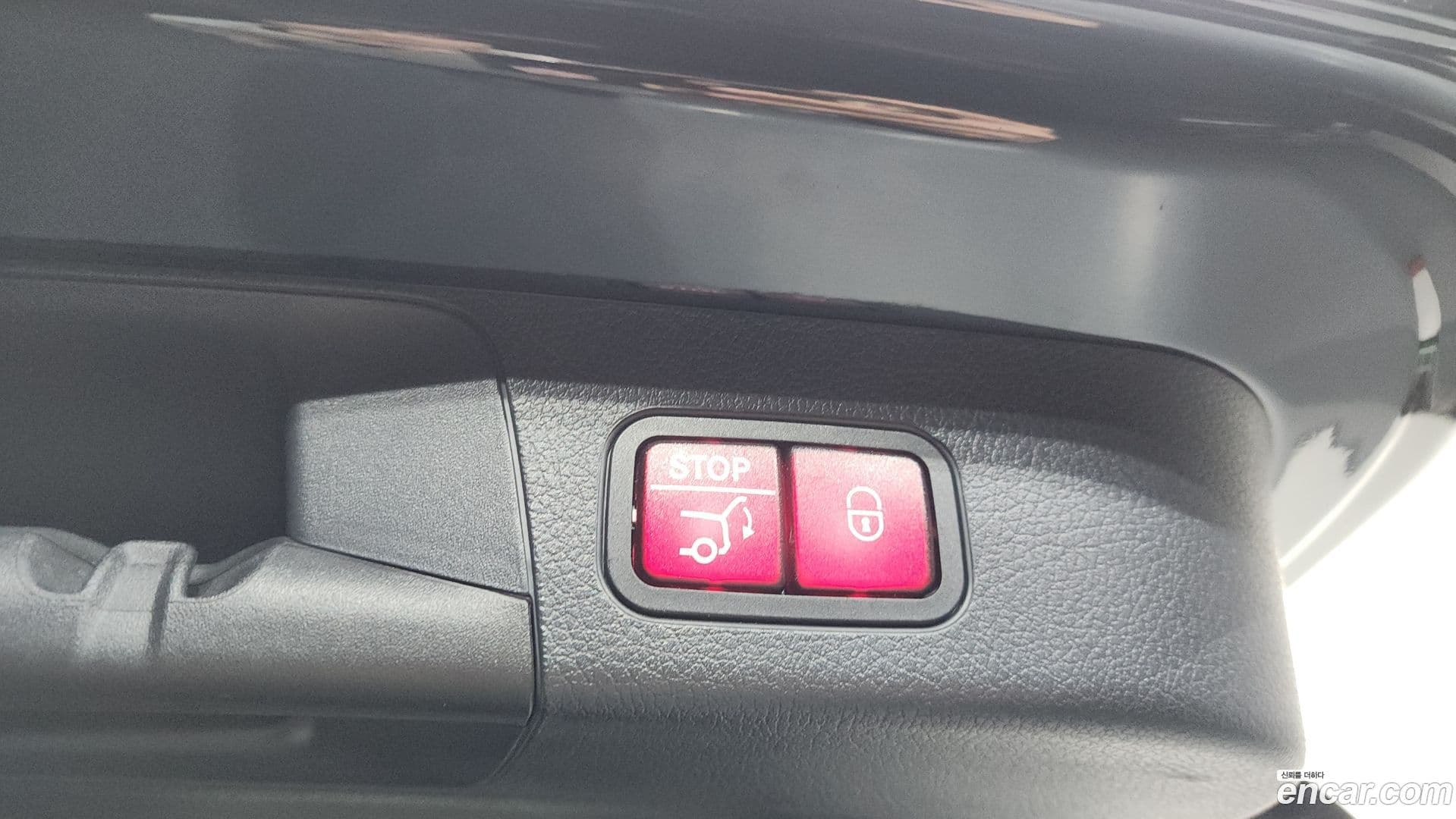 Main__Slider__Photo:GLB-Class Mercedes-Benz 2021.2-18