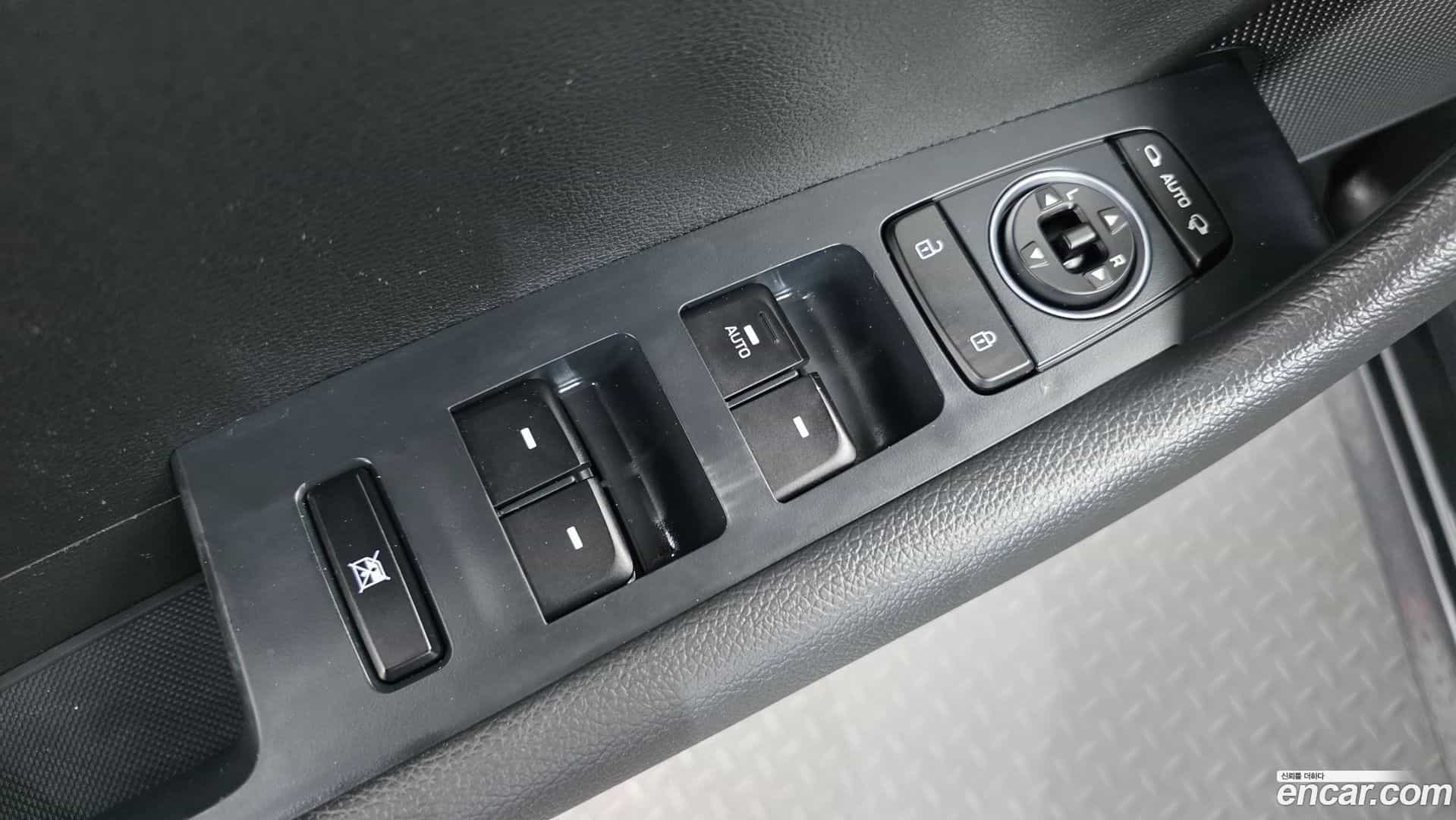 Sonata Hyundai 2018.9-OPTION-016