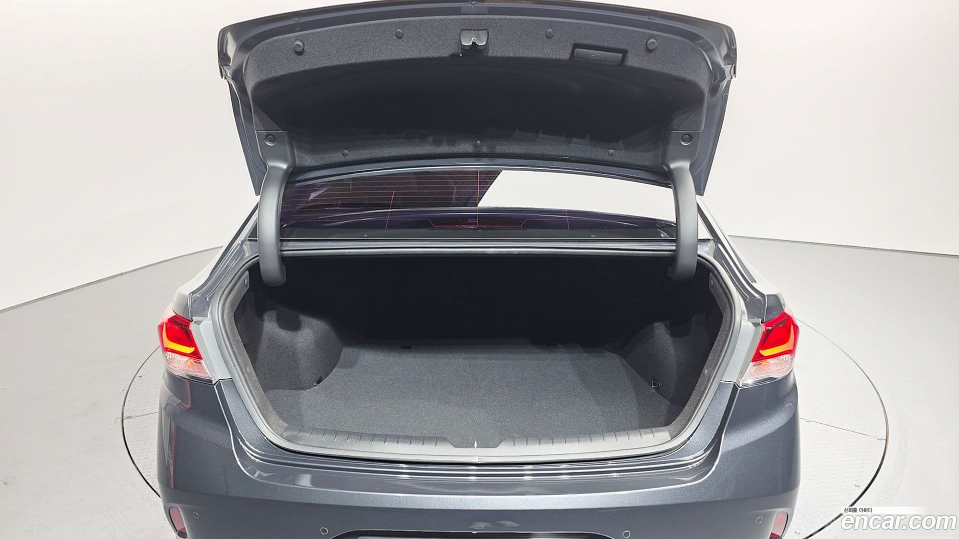 Main__Slider__Photo:Sonata Hyundai 2018.9-19