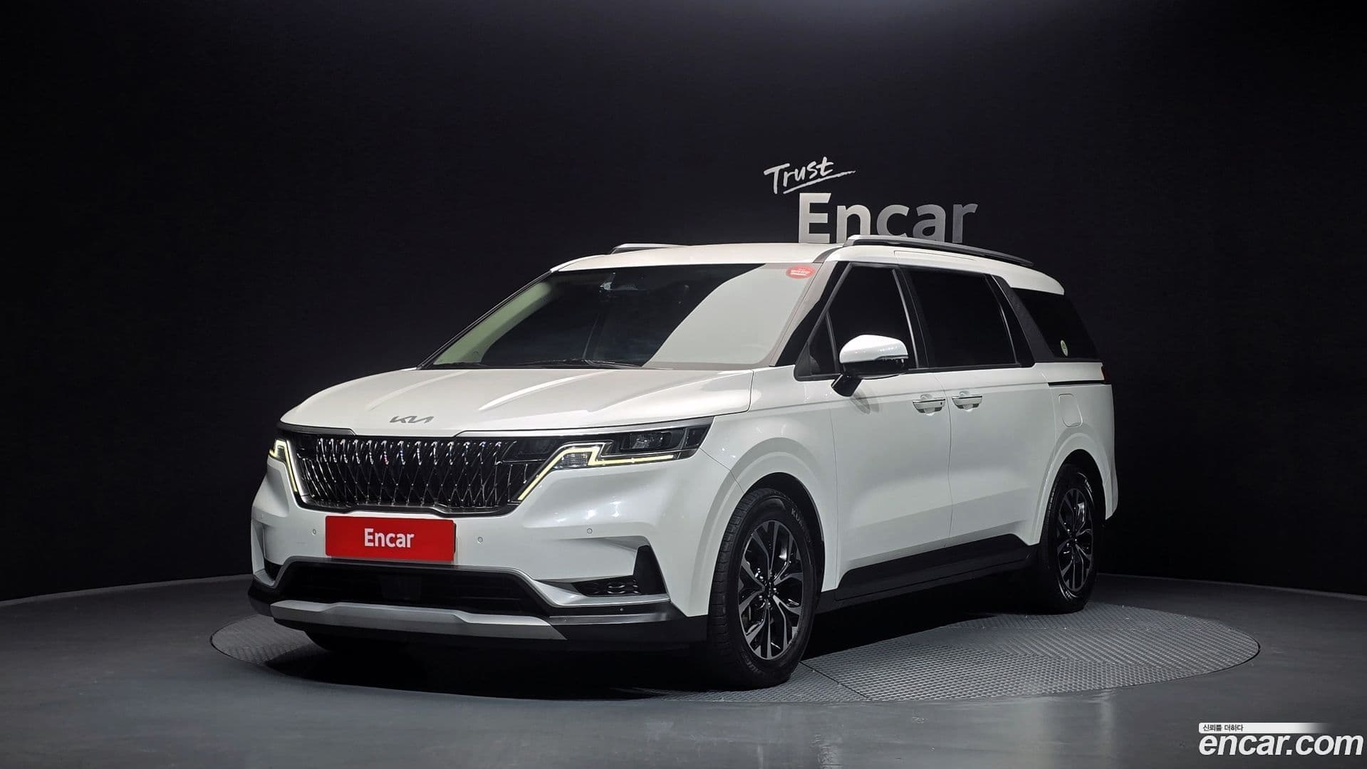 Main__Slider__Photo:Canival Kia 2022.11-0