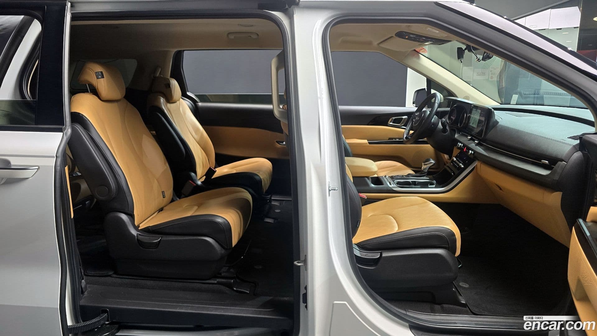 Main__Slider__Photo:Canival Kia 2022.11-9