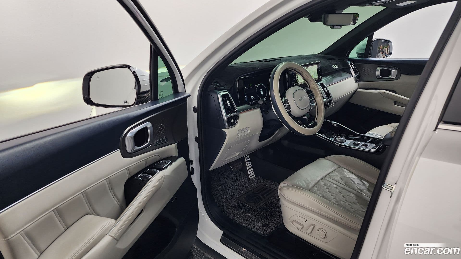 Main__Slider__Photo:Sorento Kia 2022.9-9