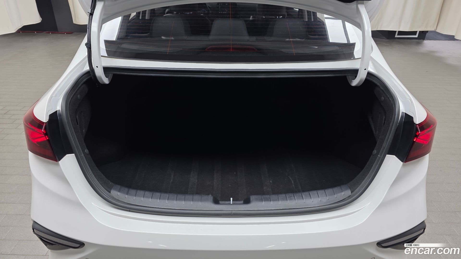 Main__Slider__Photo:K3 Kia 2021.1-19