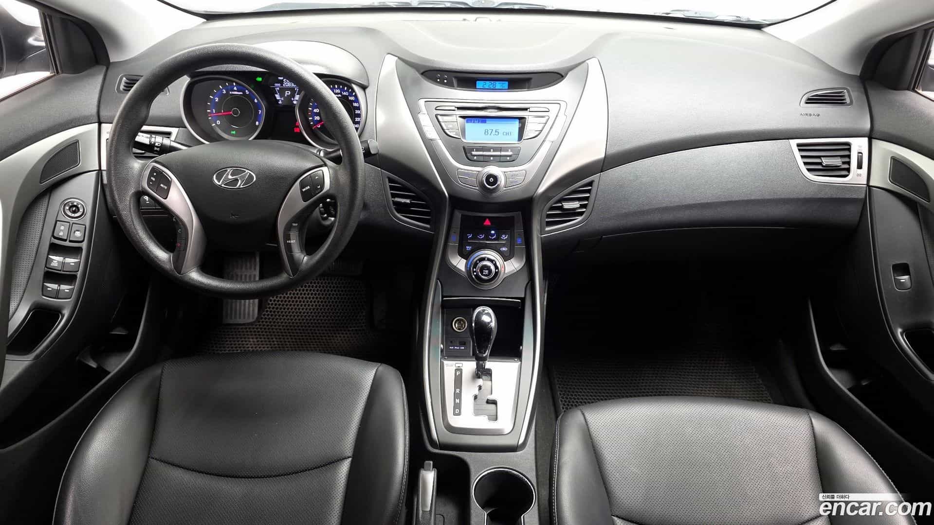 AVANTE Hyundai 2012.9-INNER-007