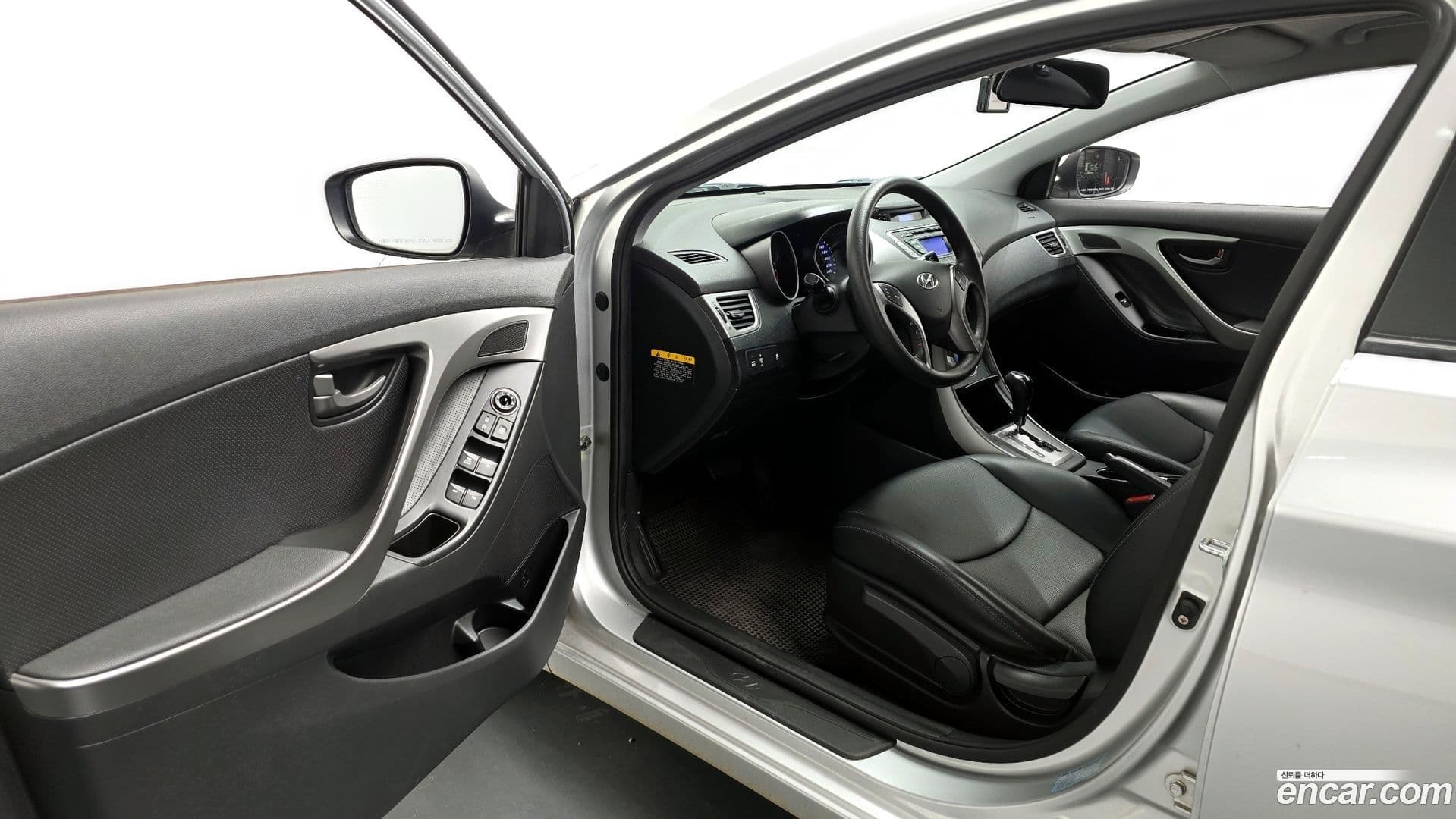 Main__Slider__Photo:AVANTE Hyundai 2012.9-9