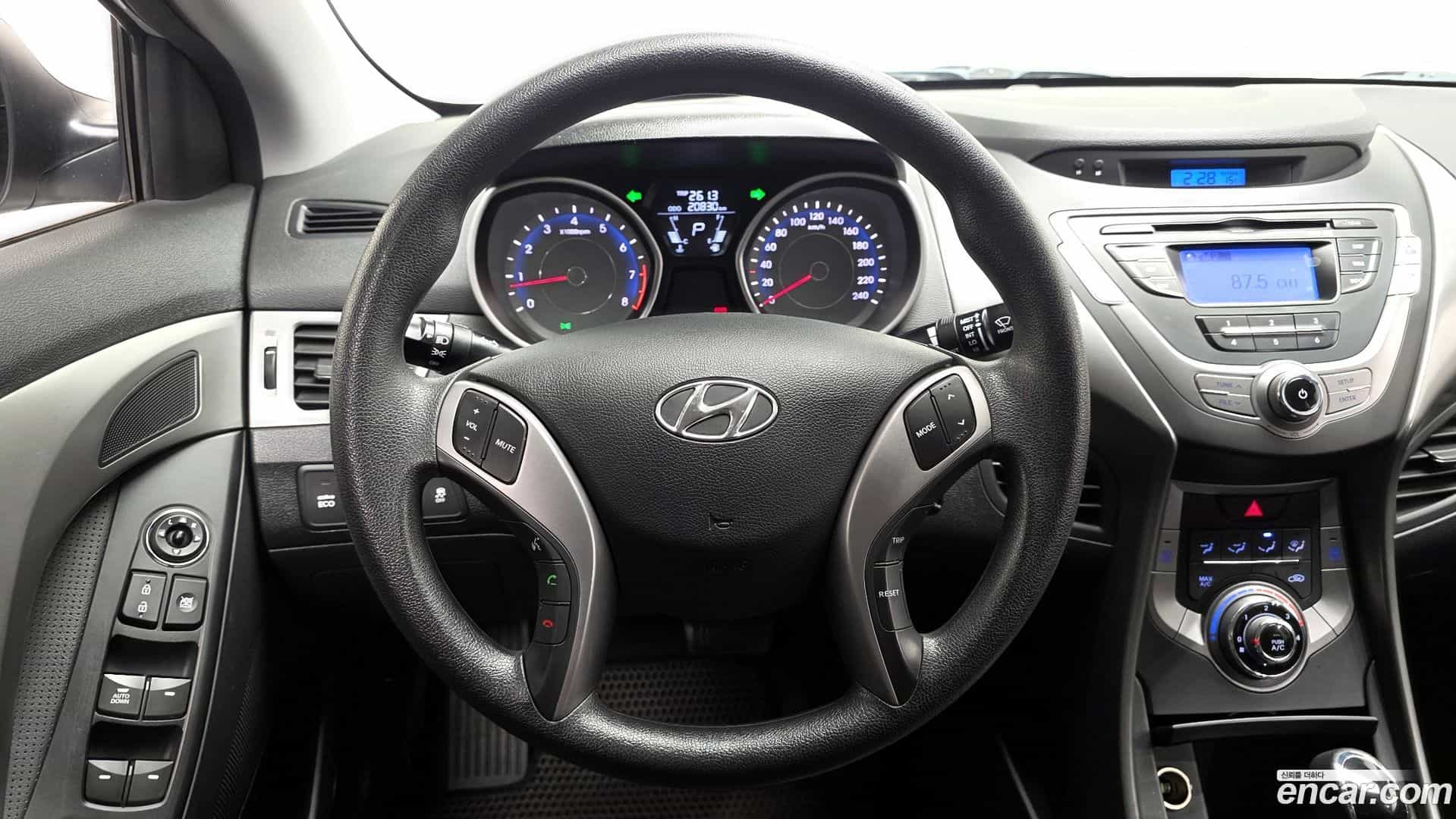 AVANTE Hyundai 2012.9-OPTION-017