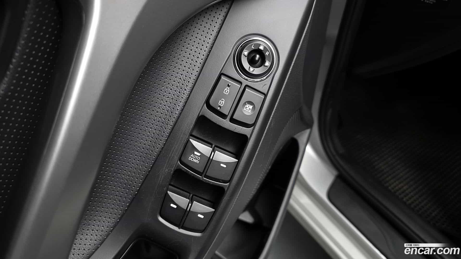 AVANTE Hyundai 2012.9-OPTION-022