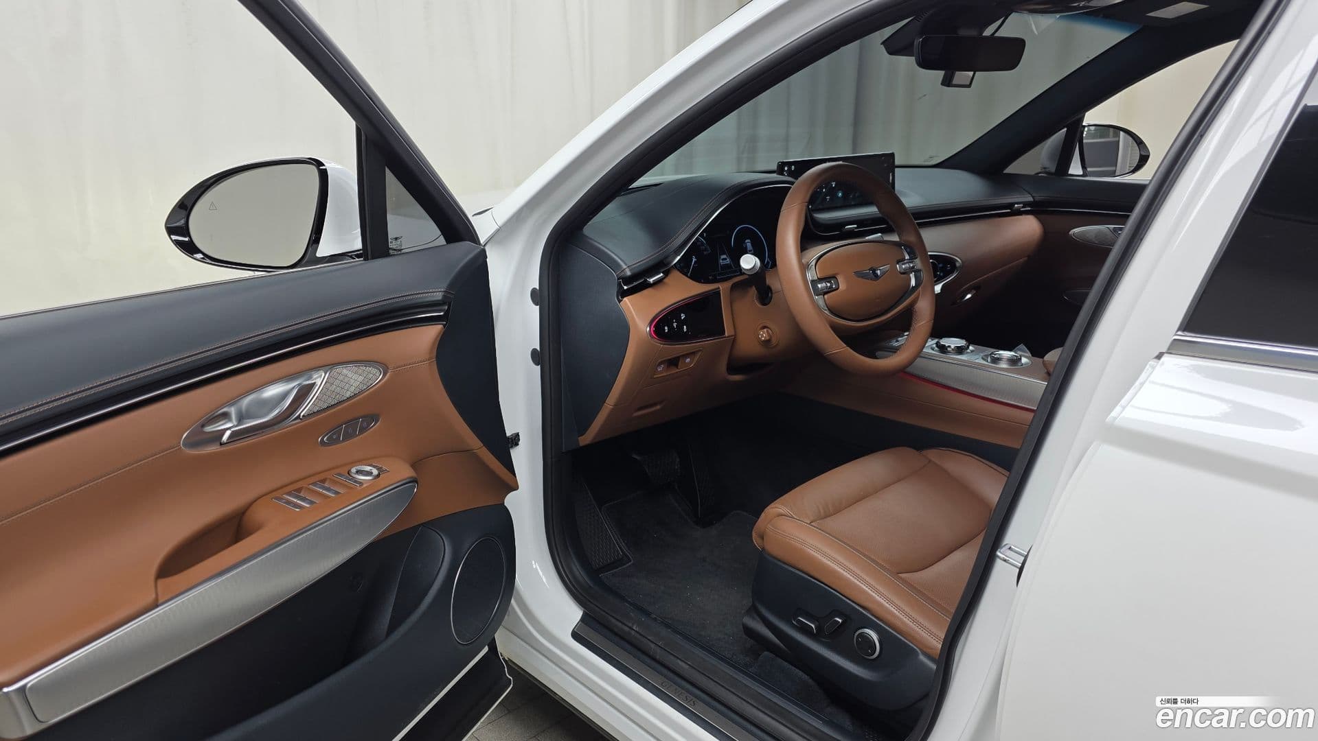 Main__Slider__Photo:GV70 Genesis 2023.1-9