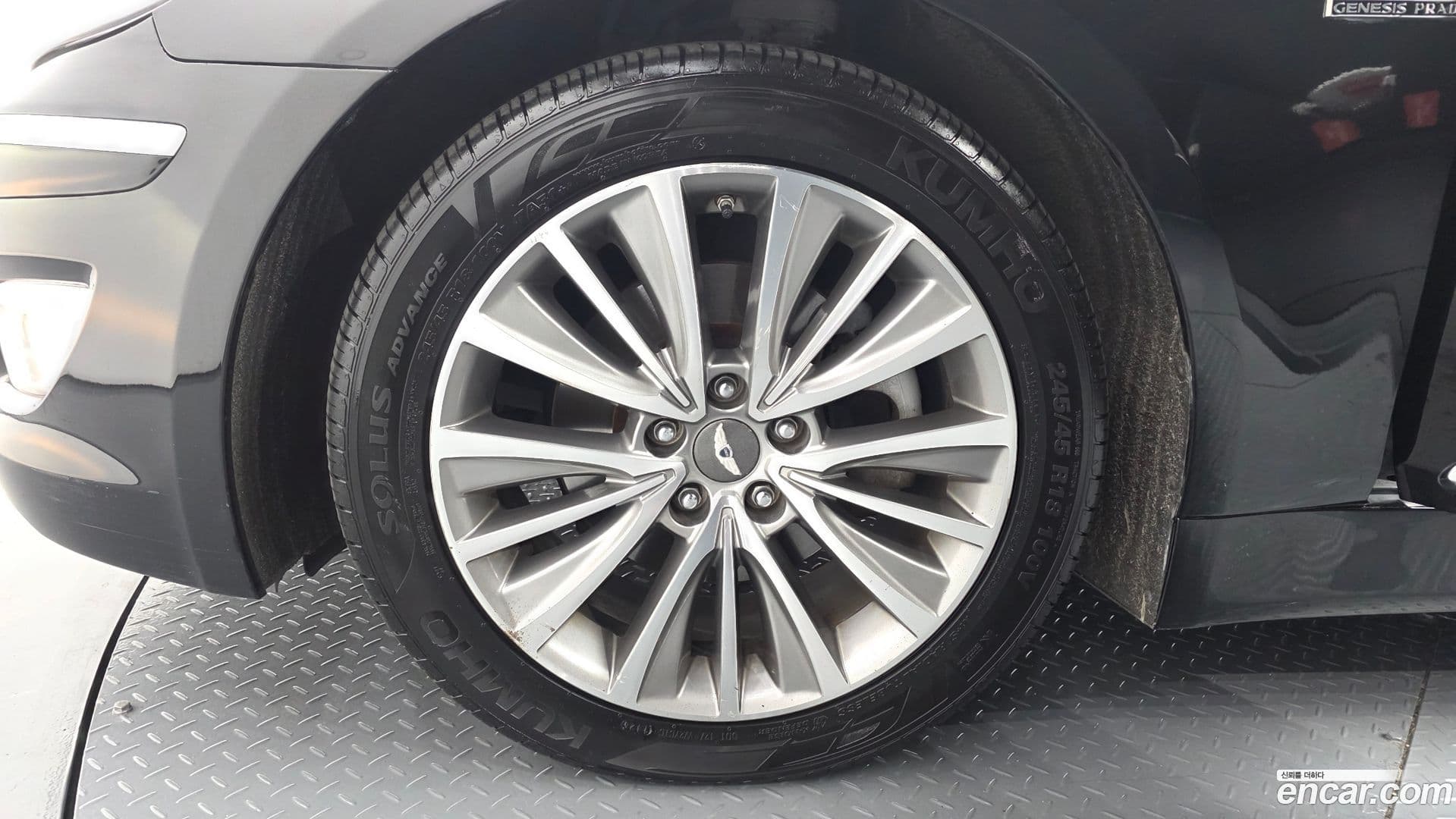 Main__Slider__Photo:Genesis Hyundai 2012.9-4