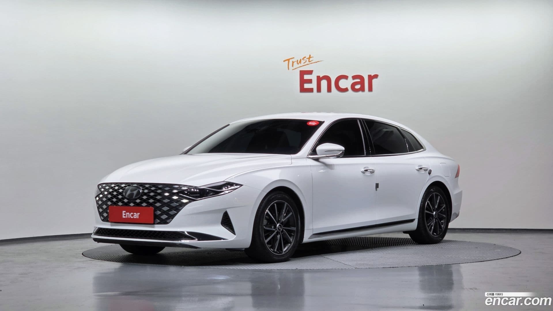 Main__Slider__Photo:Grandeur Hyundai 2021.0-0