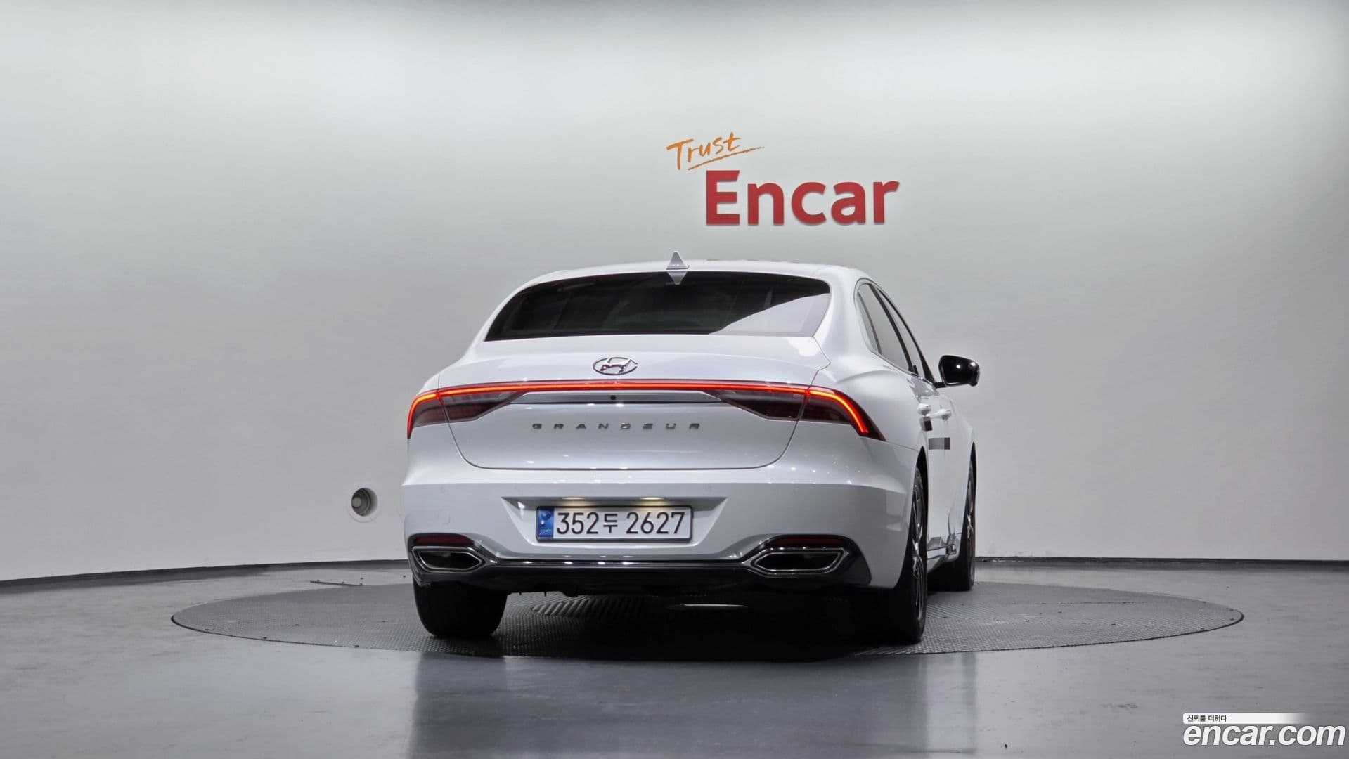 Main__Slider__Photo:Grandeur Hyundai 2021.0-3