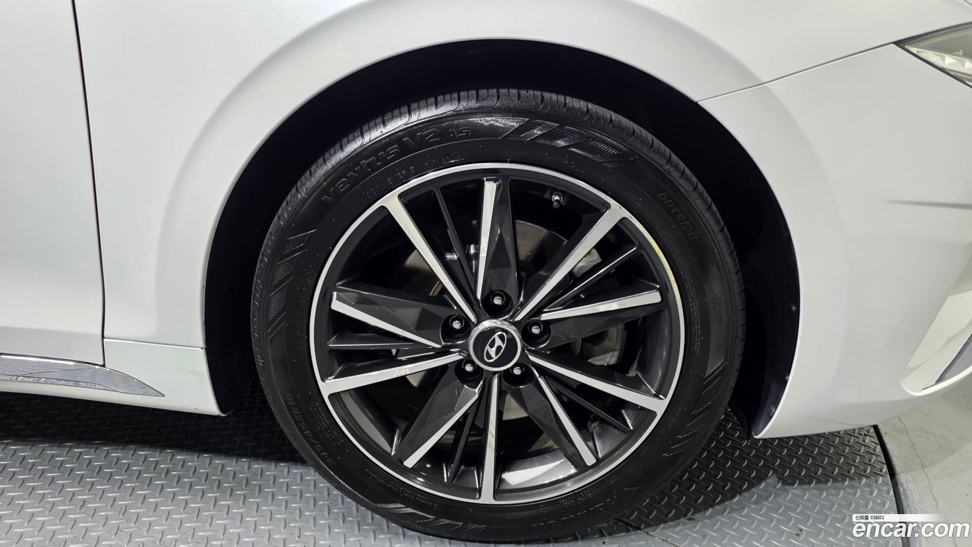 Main__Slider__Photo:Grandeur Hyundai 2021.0-4