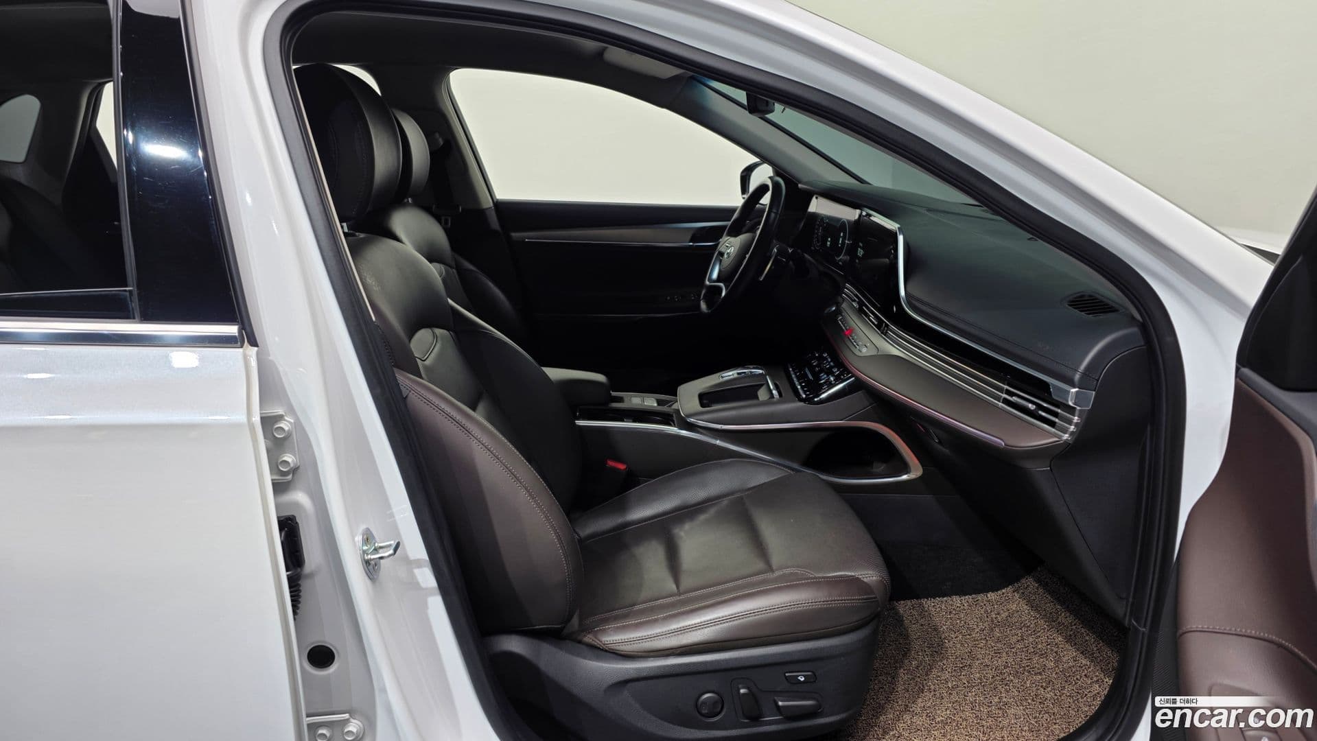 Main__Slider__Photo:Grandeur Hyundai 2021.0-10