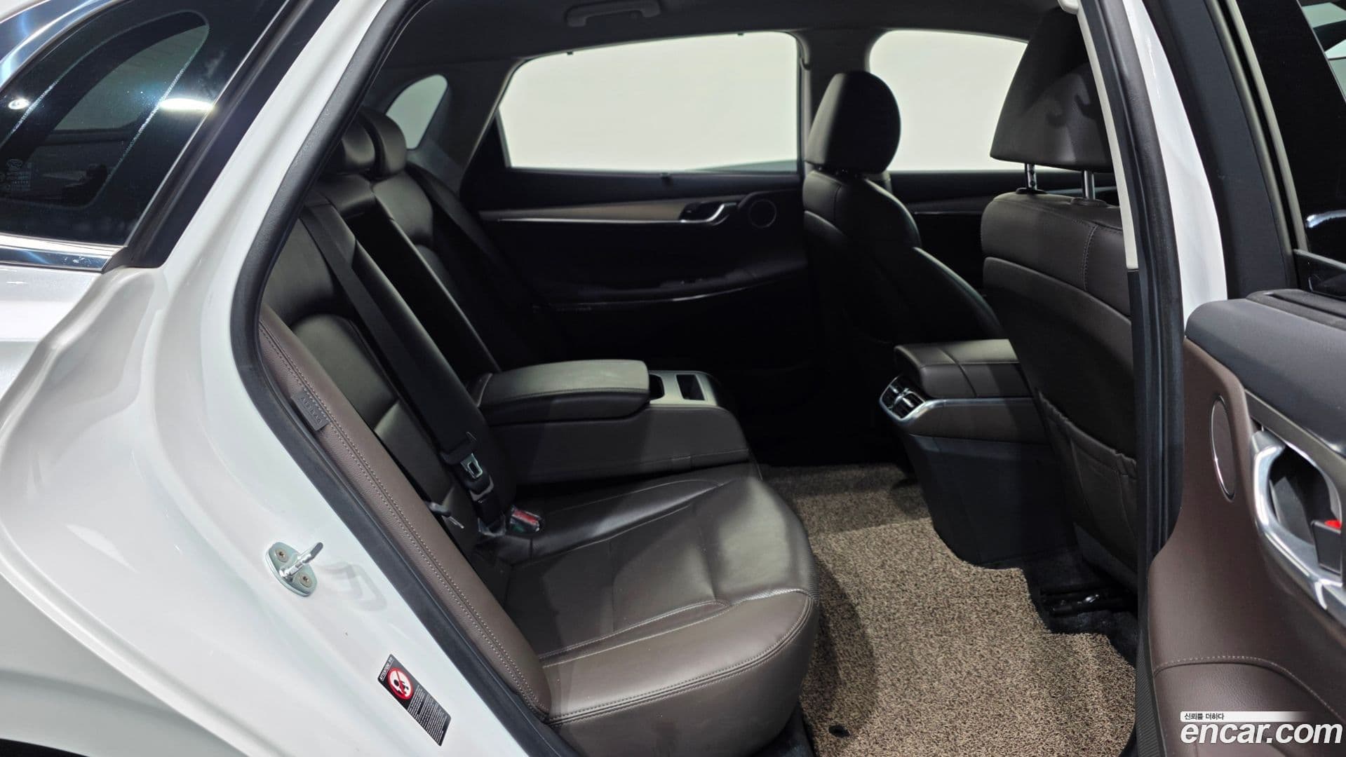 Main__Slider__Photo:Grandeur Hyundai 2021.0-11