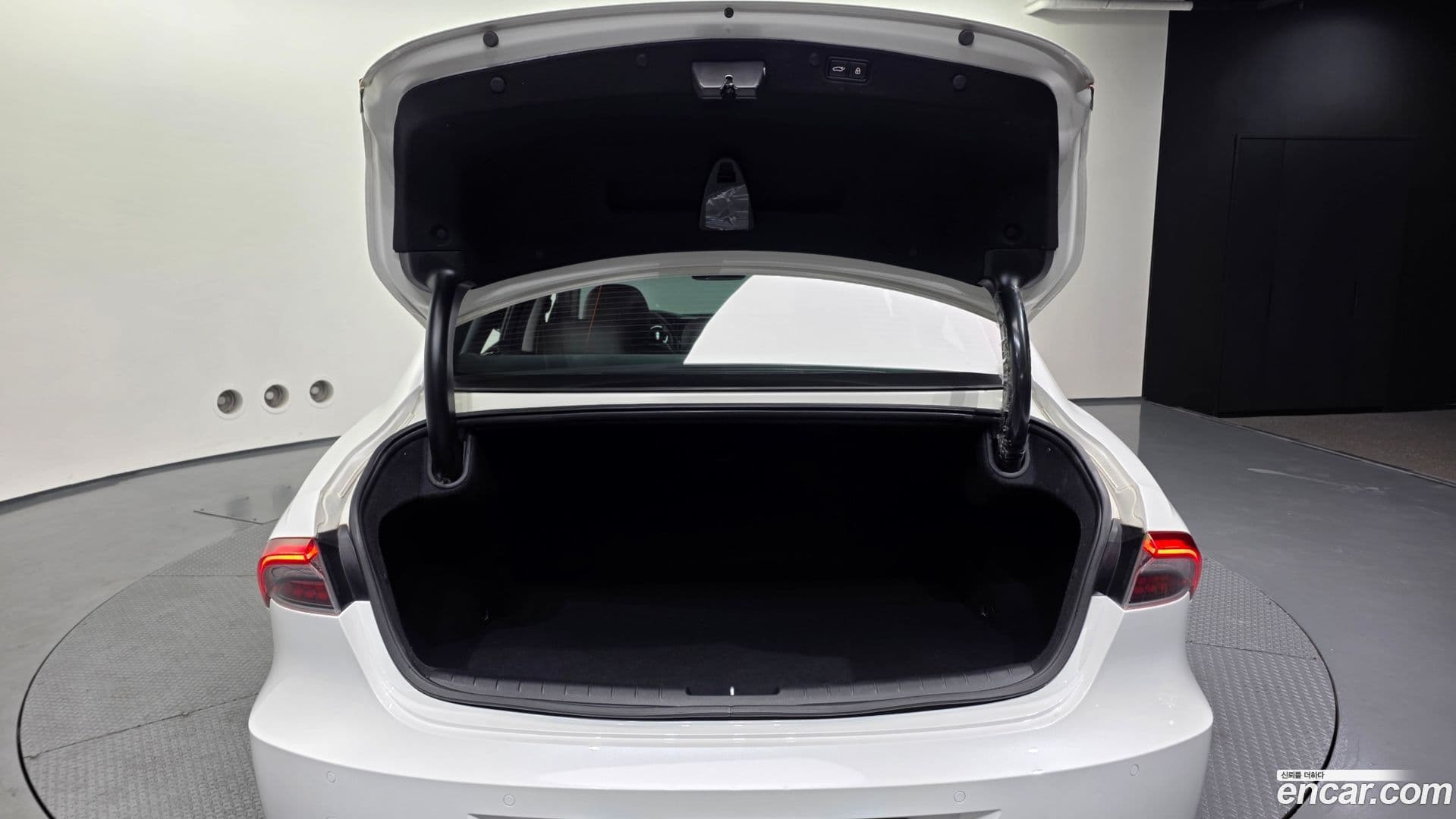 Main__Slider__Photo:Grandeur Hyundai 2021.0-19