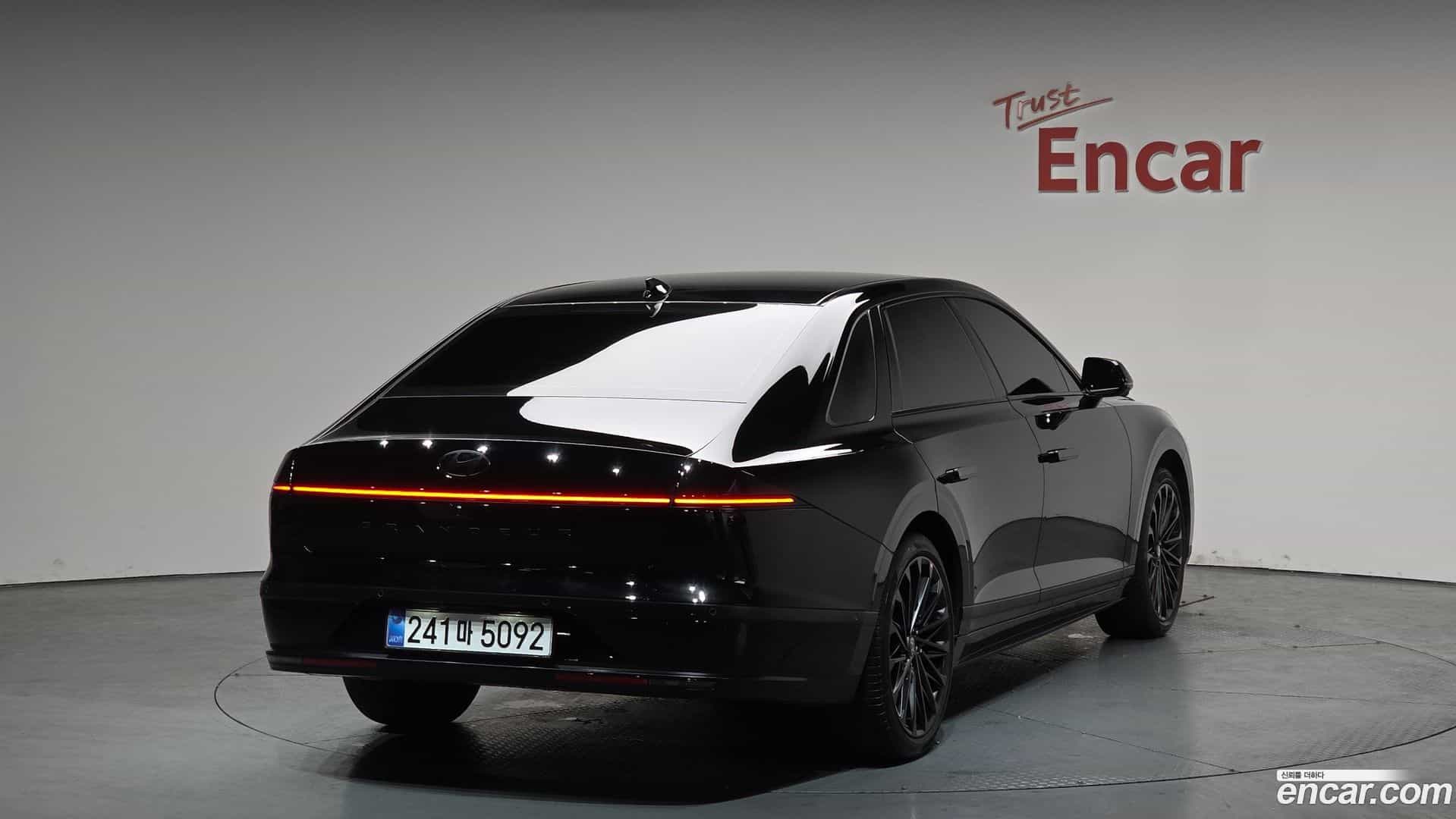 Grandeur Hyundai 2025.11-OUTER-002