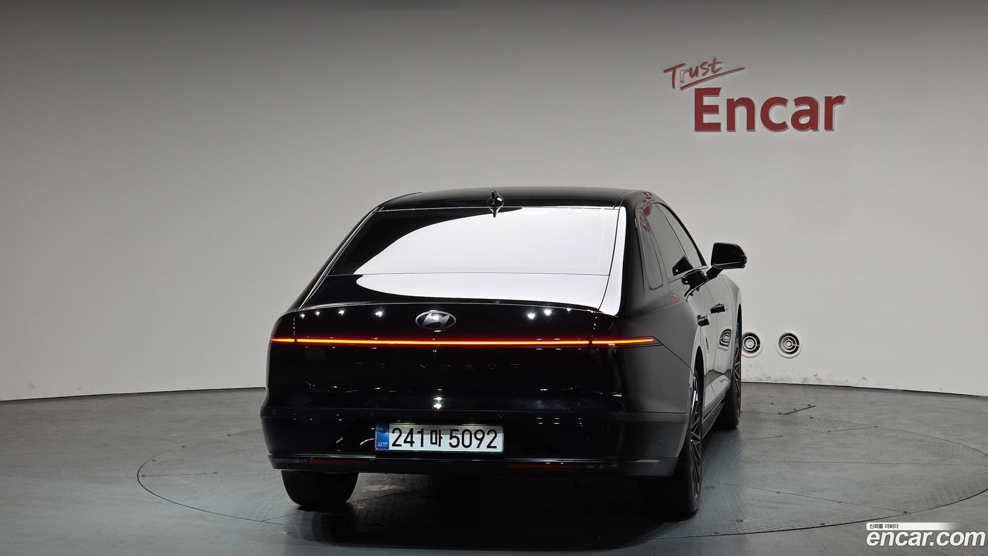 Main__Slider__Photo:Grandeur Hyundai 2025.11-3