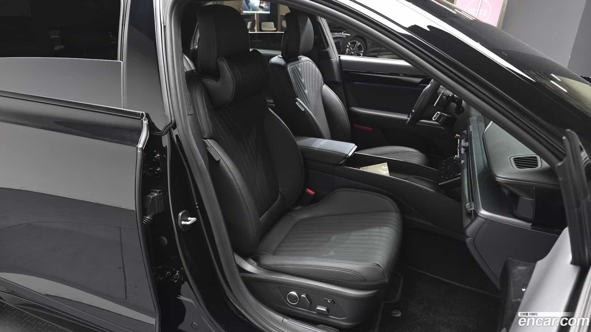 Grandeur Hyundai 2025.11-OPTION-016