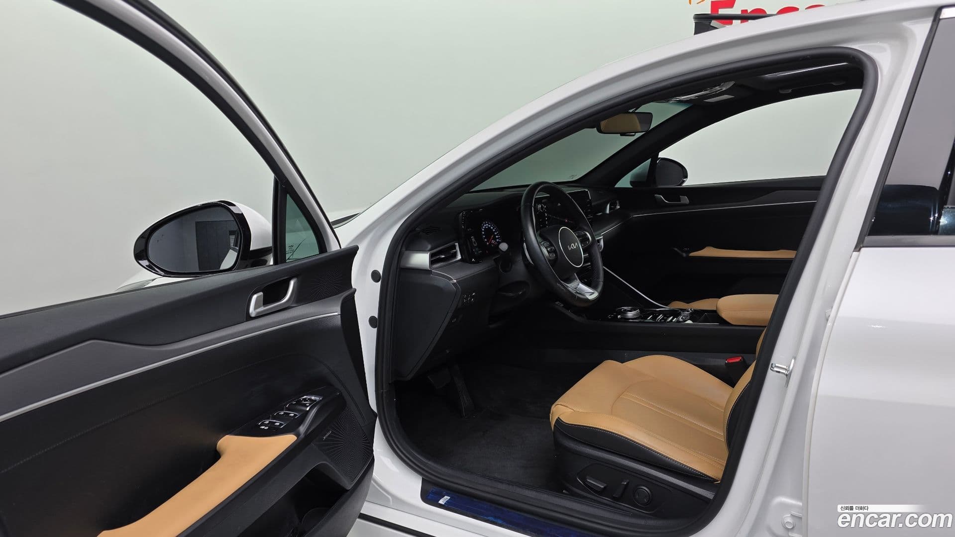 Main__Slider__Photo:K5 Kia 2023.5-10