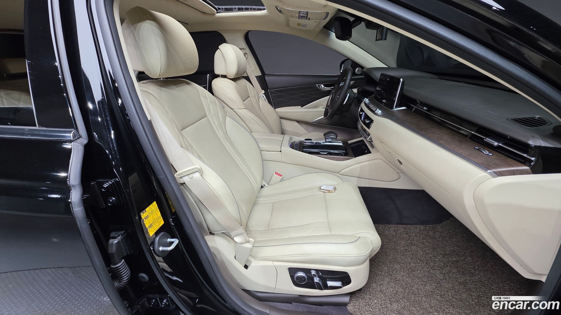 Main__Slider__Photo:K9 Kia 2020.2-9