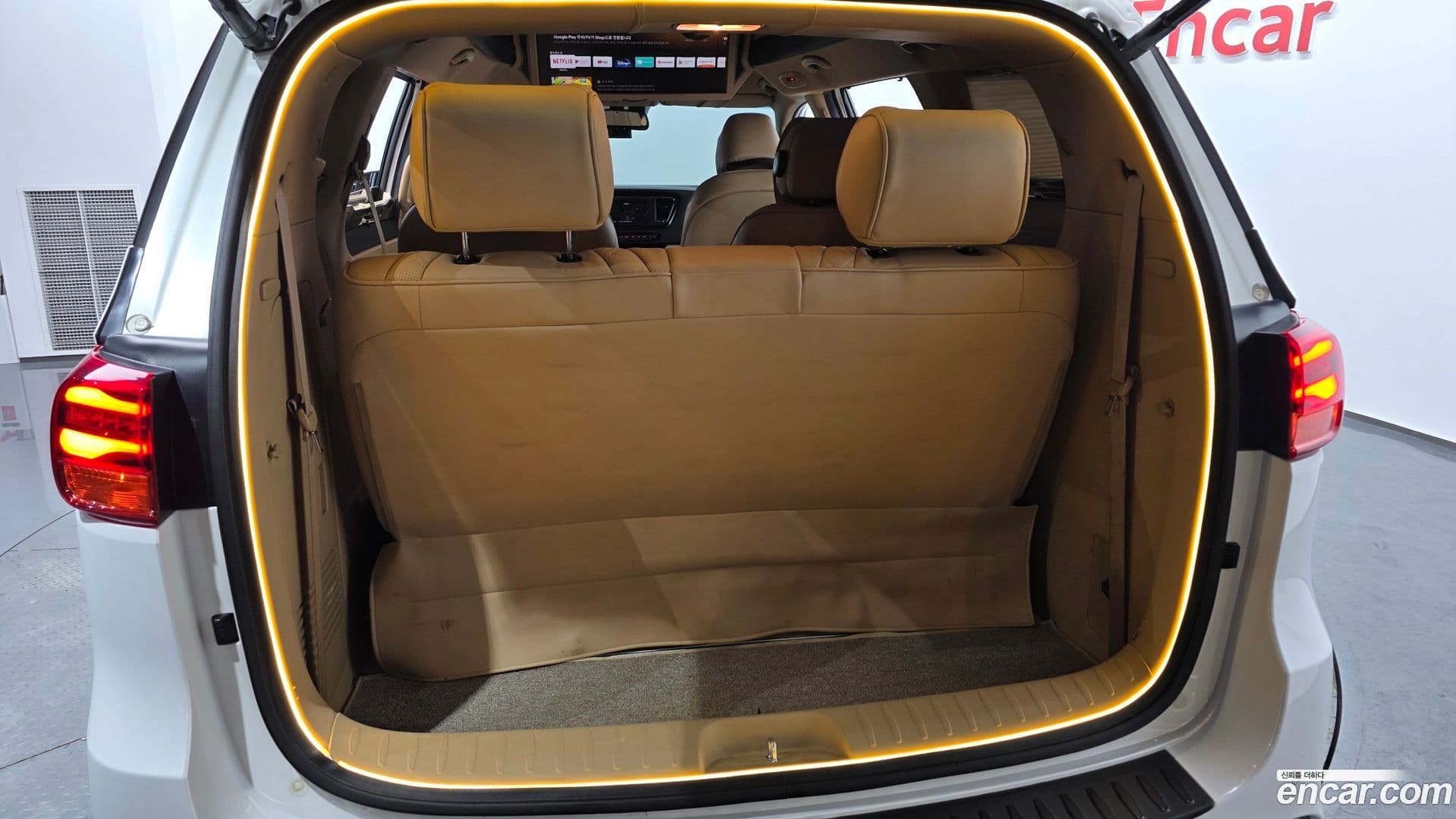 Main__Slider__Photo:Canival Kia 2019.1-19