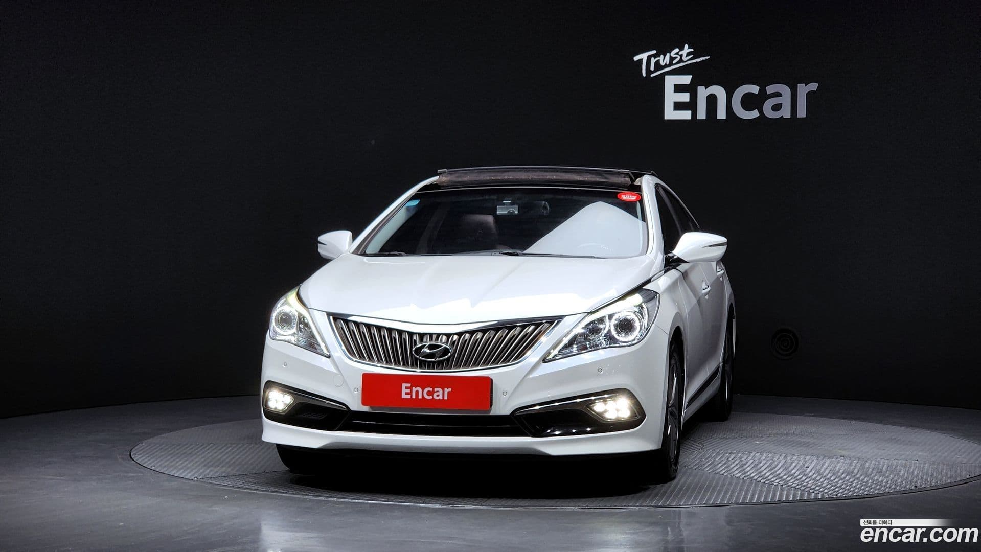 Main__Slider__Photo:Grandeur Hyundai 2015.4-2