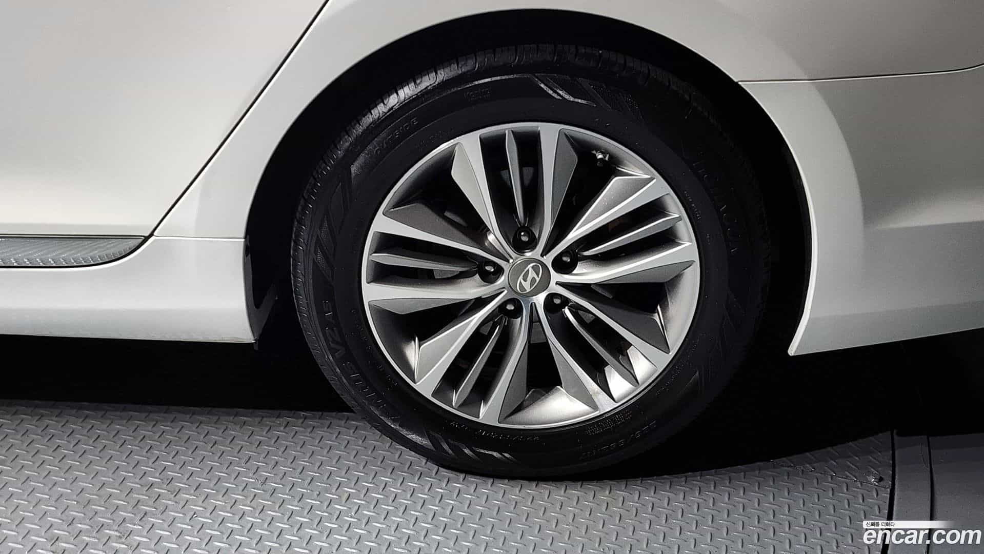 Grandeur Hyundai 2015.4-OUTER-005