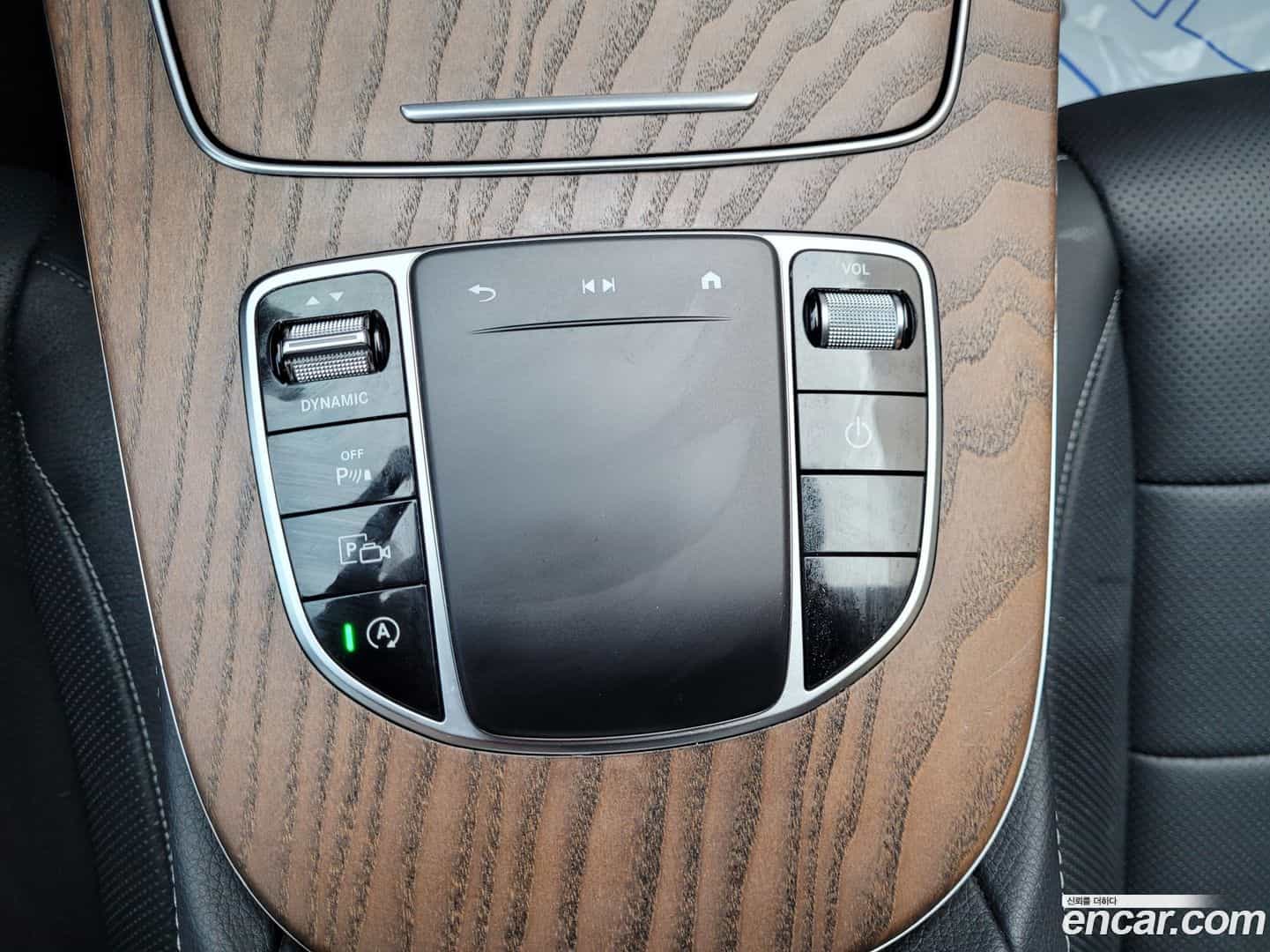 E-Class Mercedes-Benz 2022.8-INNER-009