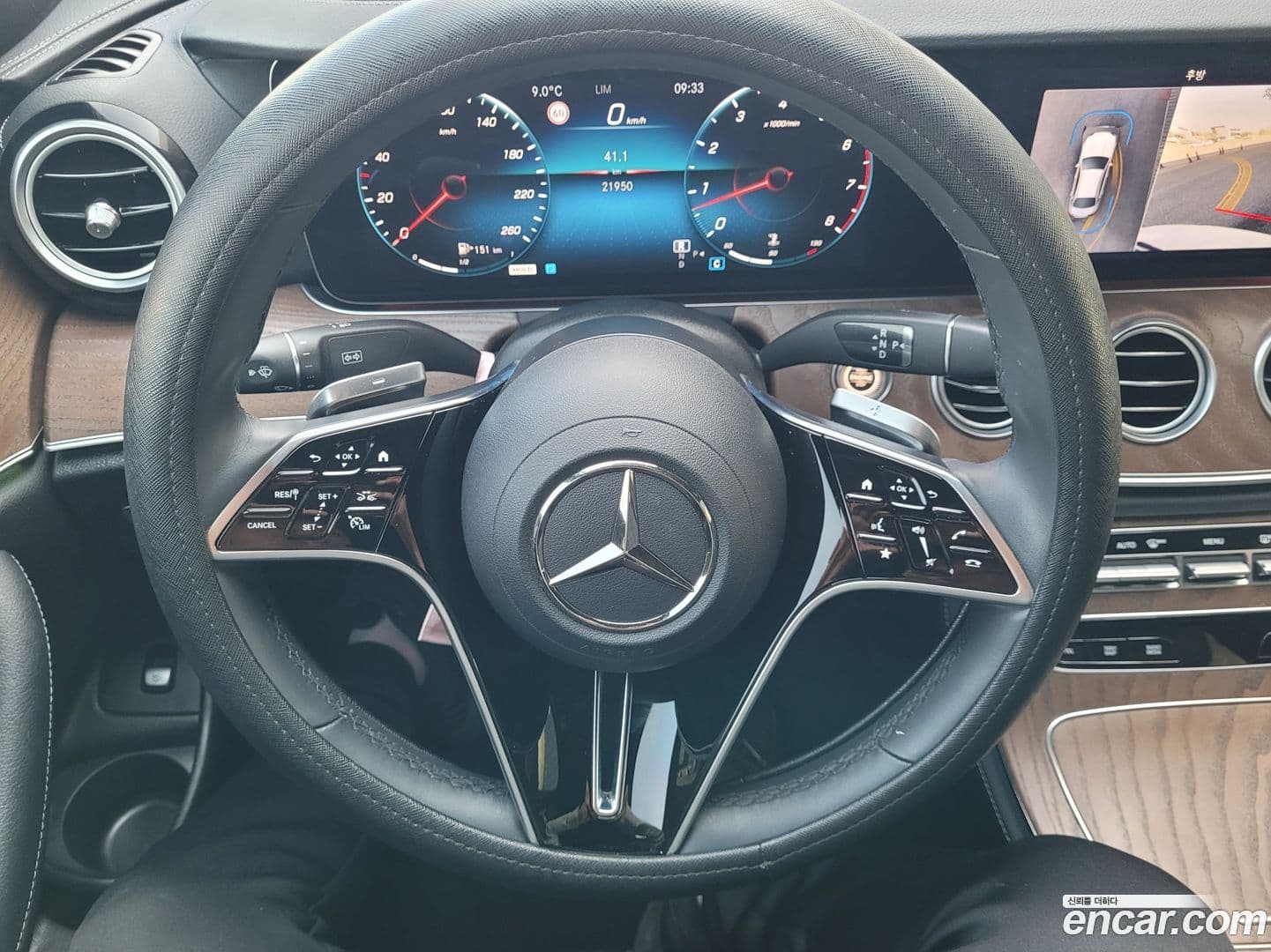 Main__Slider__Photo:E-Class Mercedes-Benz 2022.8-18