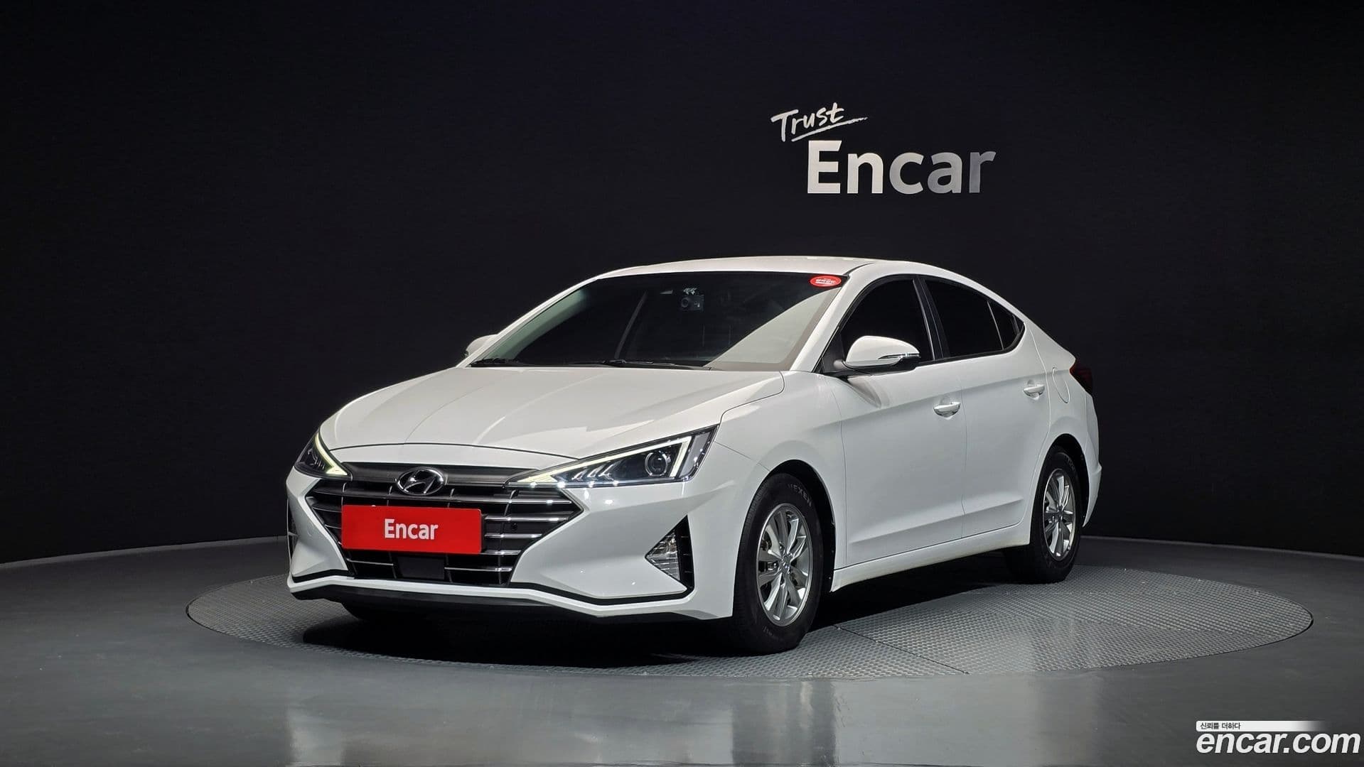 Main__Slider__Photo:AVANTE Hyundai 2019.6-0