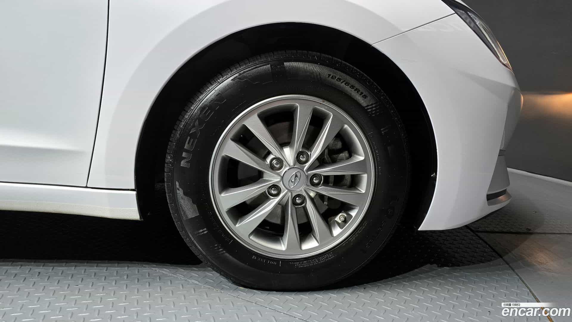 AVANTE Hyundai 2019.6-OUTER-005