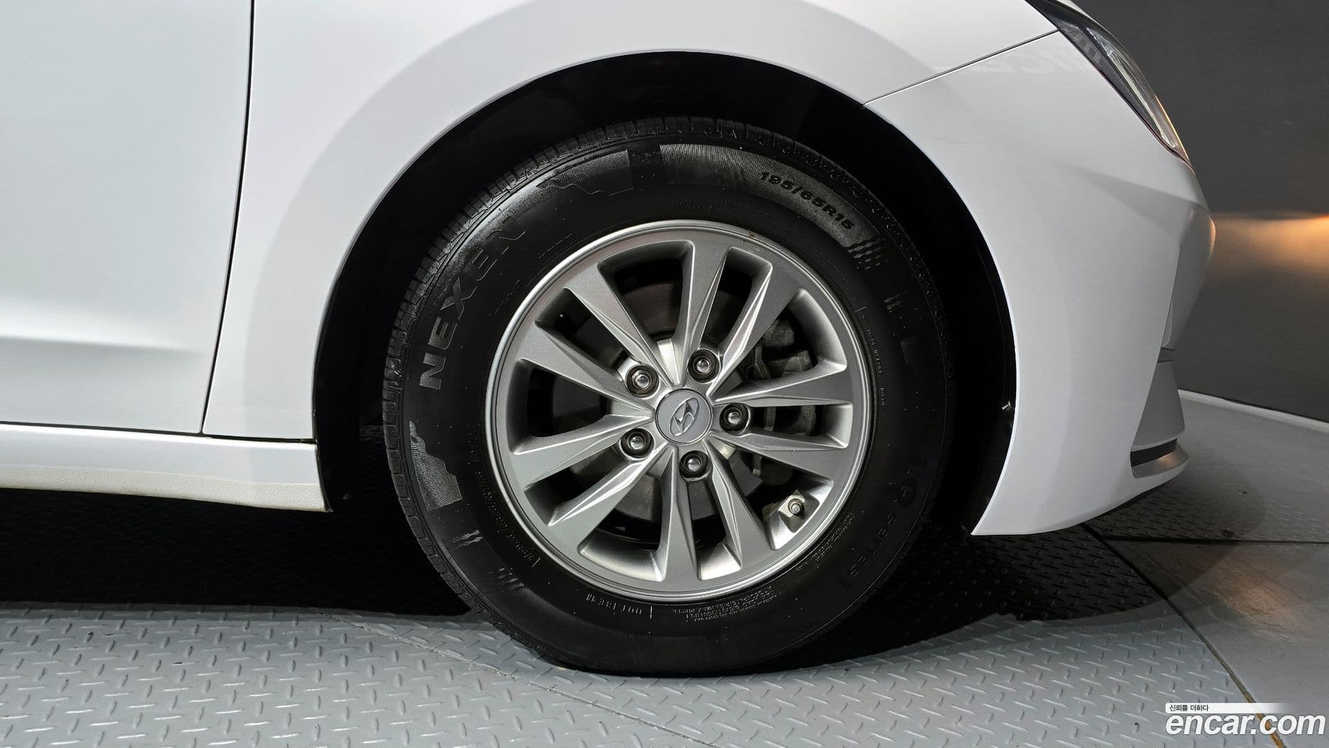 Main__Slider__Photo:AVANTE Hyundai 2019.6-4