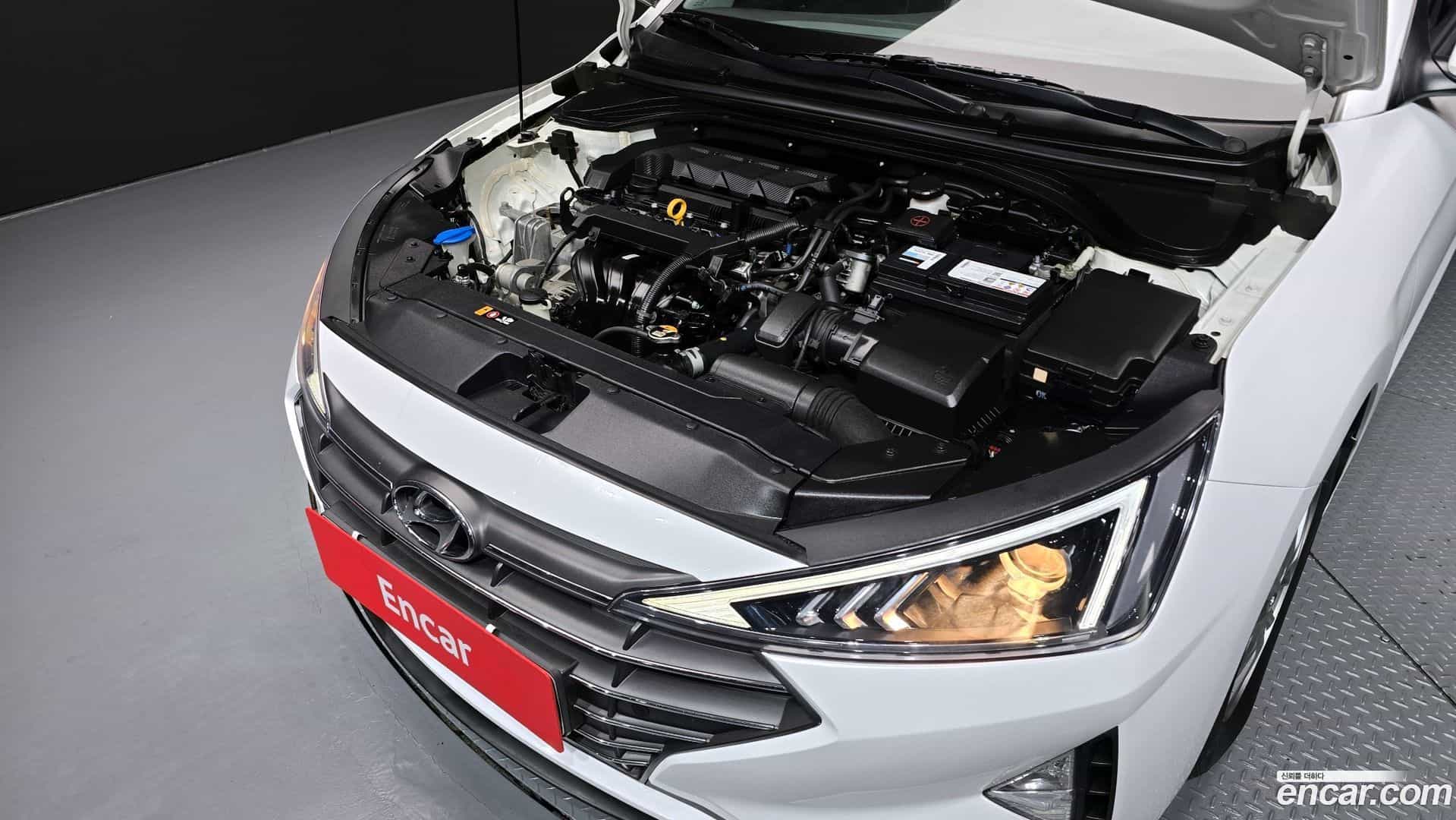 AVANTE Hyundai 2019.6-OUTER-006