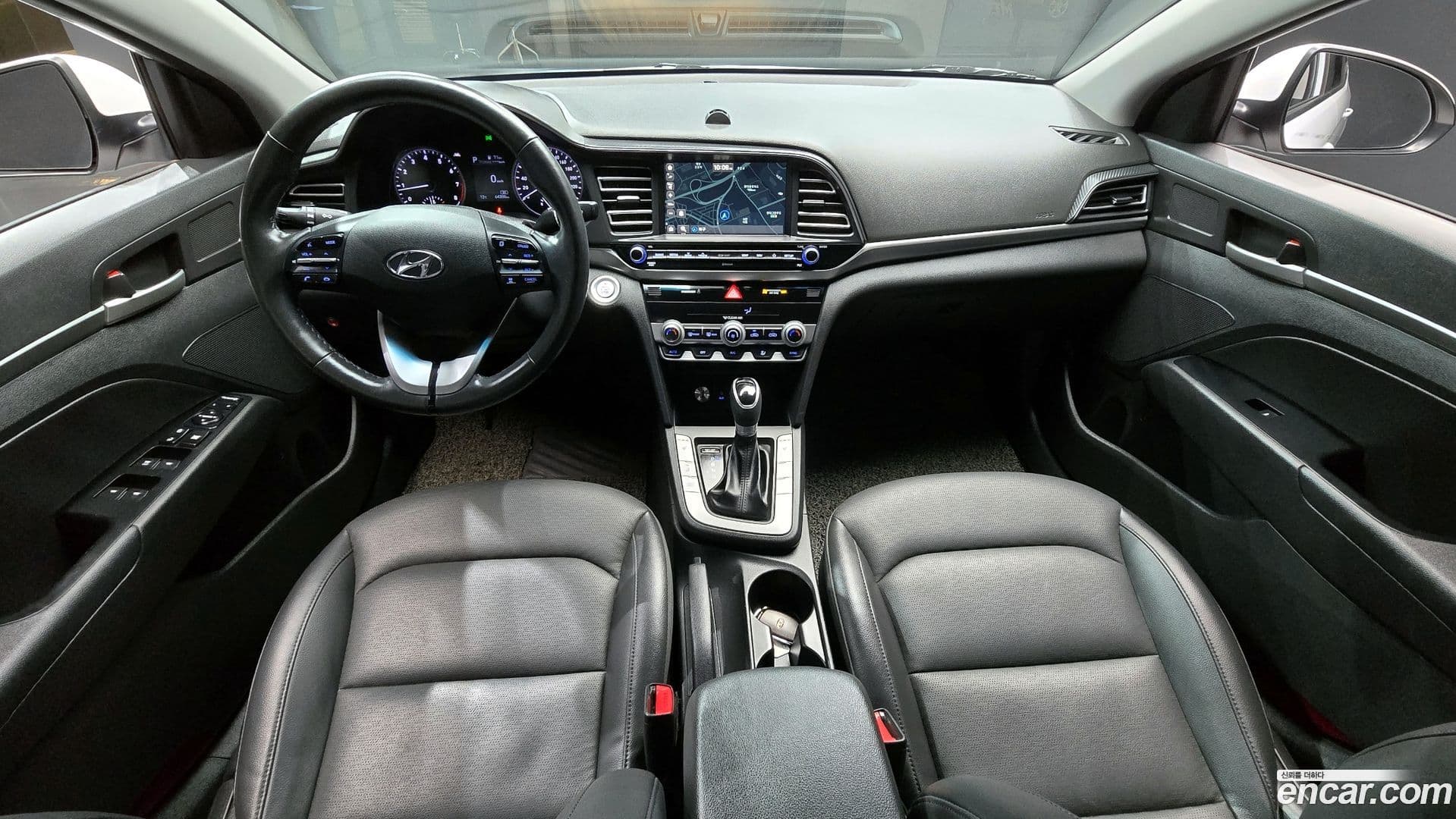 Main__Slider__Photo:AVANTE Hyundai 2019.6-6