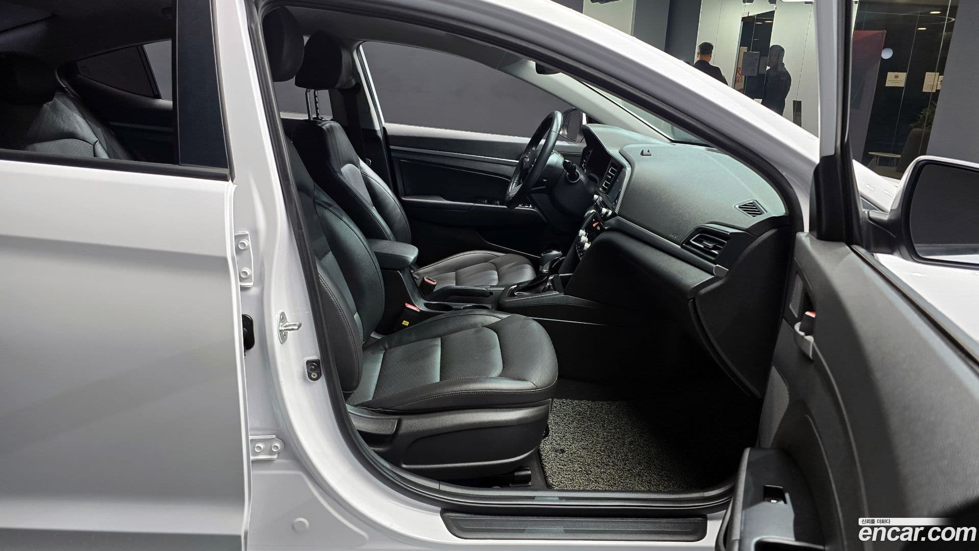 Main__Slider__Photo:AVANTE Hyundai 2019.6-9