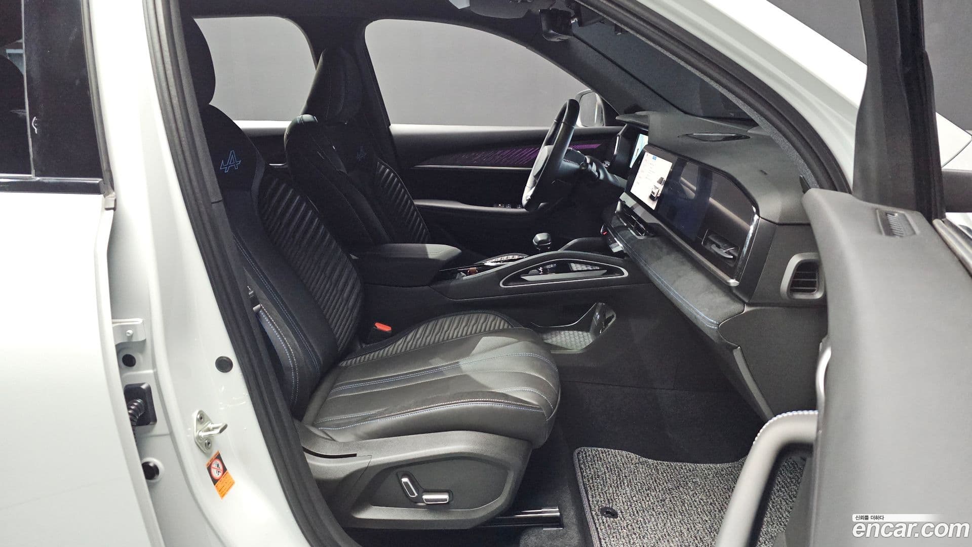 Main__Slider__Photo:Grand Koleos Renault-KoreaSamsung 2024.9-10