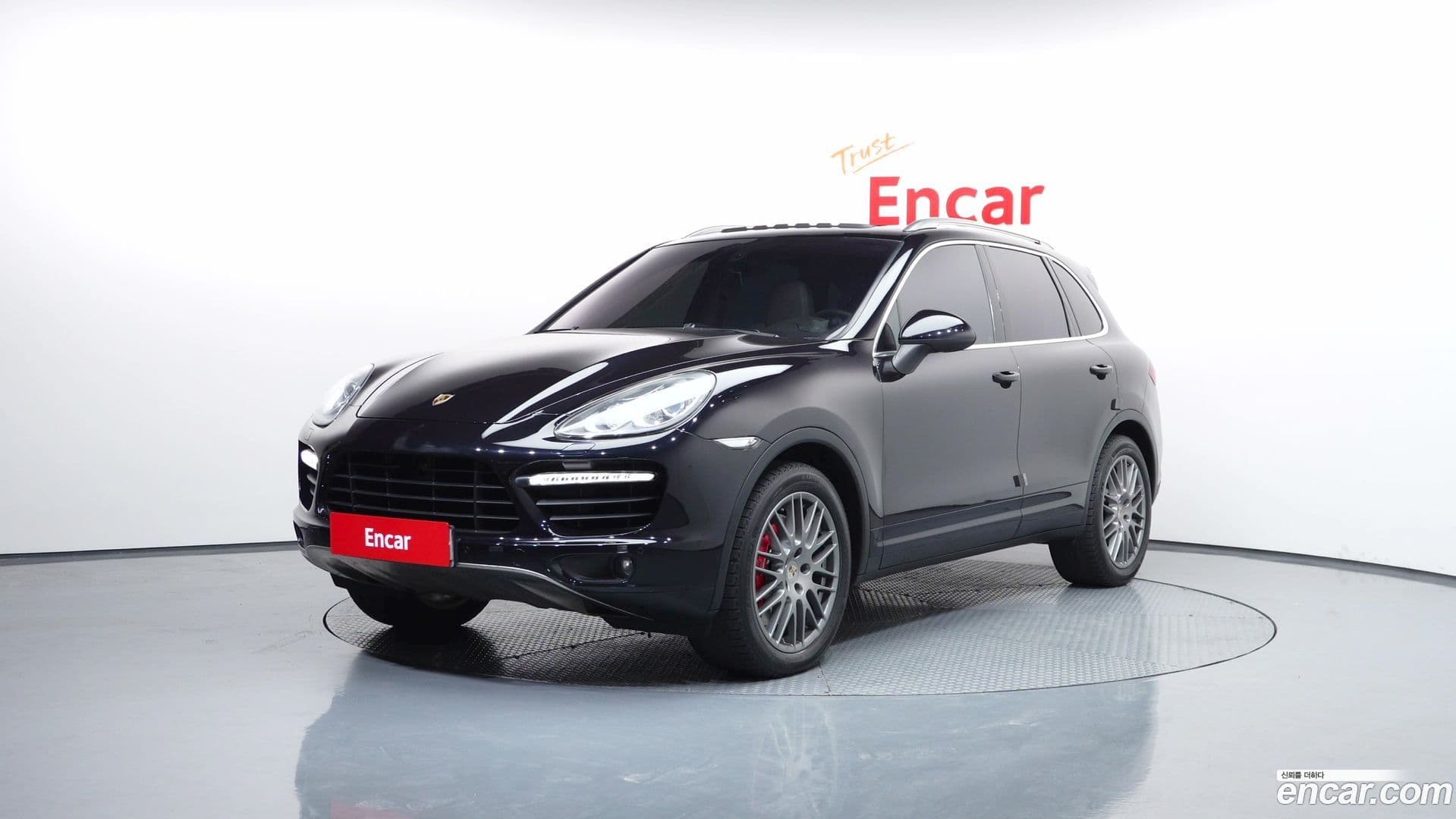 Main__Slider__Photo:Cayenne Porsche 2010.6-0