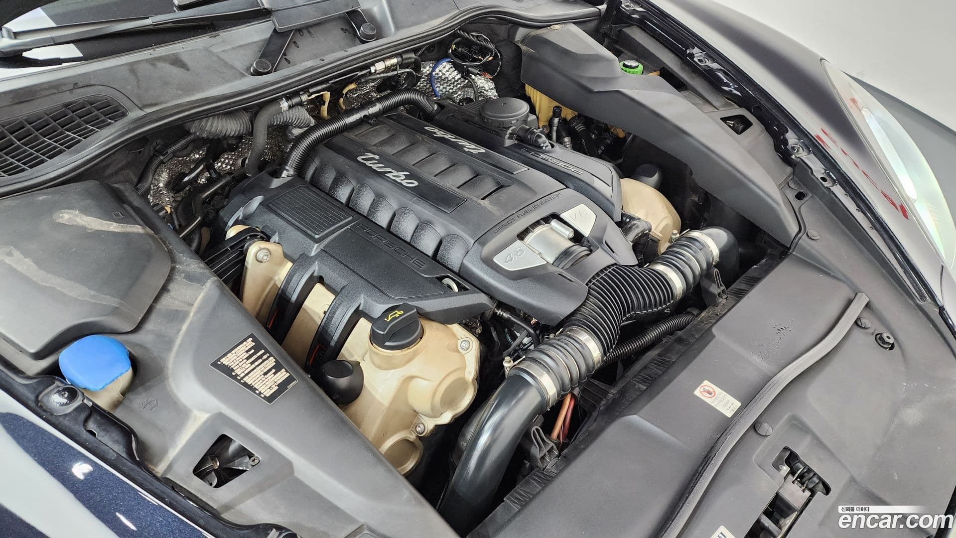 Main__Slider__Photo:Cayenne Porsche 2010.6-5