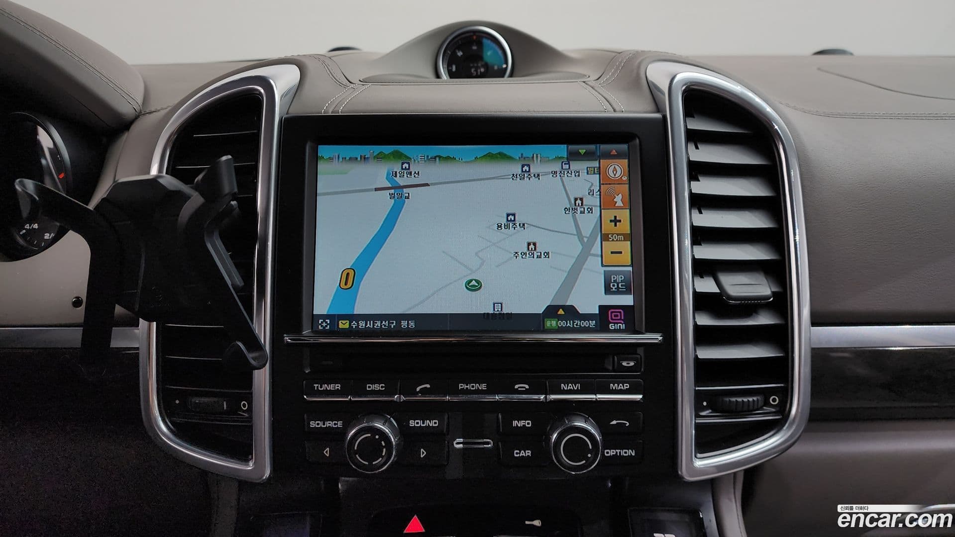 Main__Slider__Photo:Cayenne Porsche 2010.6-13