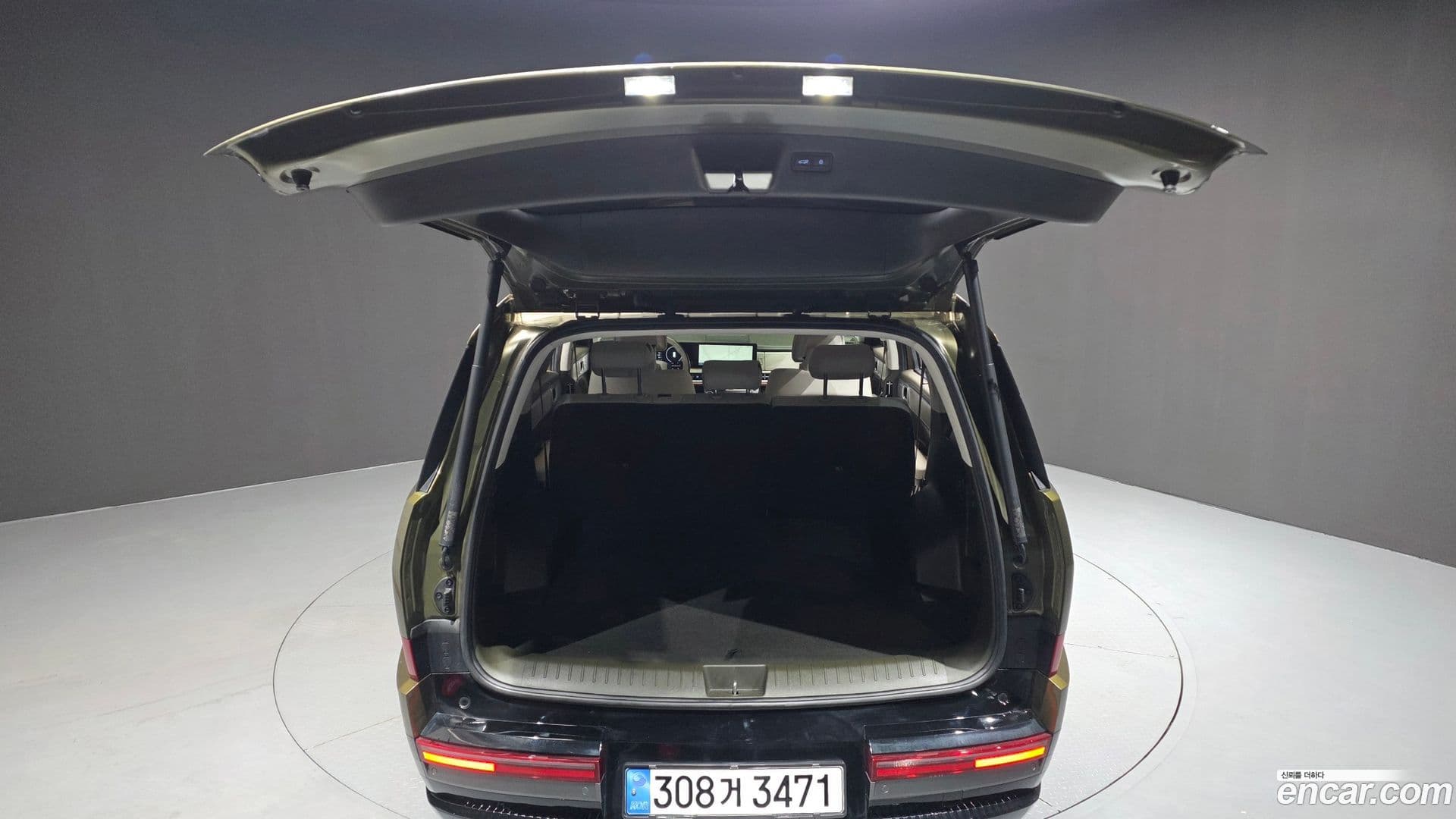 Main__Slider__Photo:Santafe Hyundai 2024.4-19