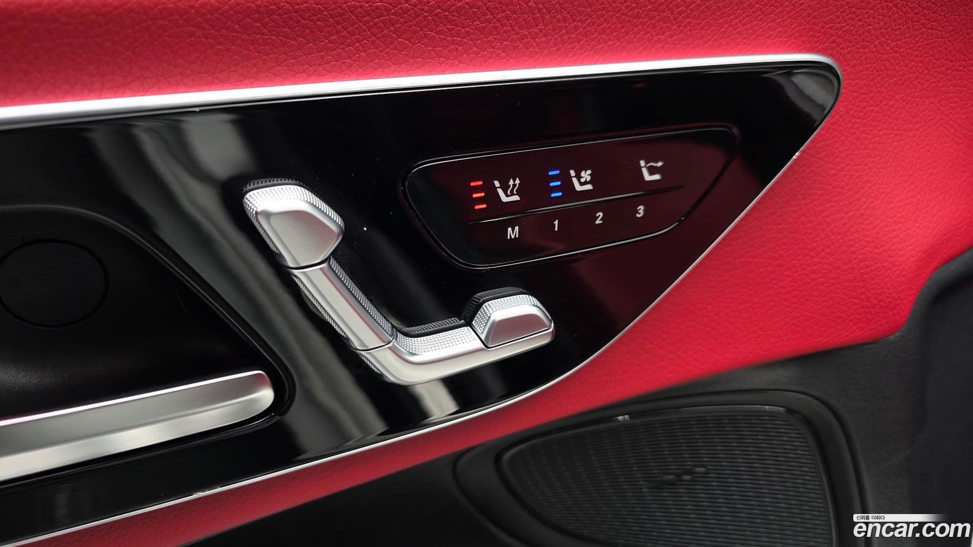 Main__Slider__Photo:CLE-Class Mercedes-Benz 2025.2-16