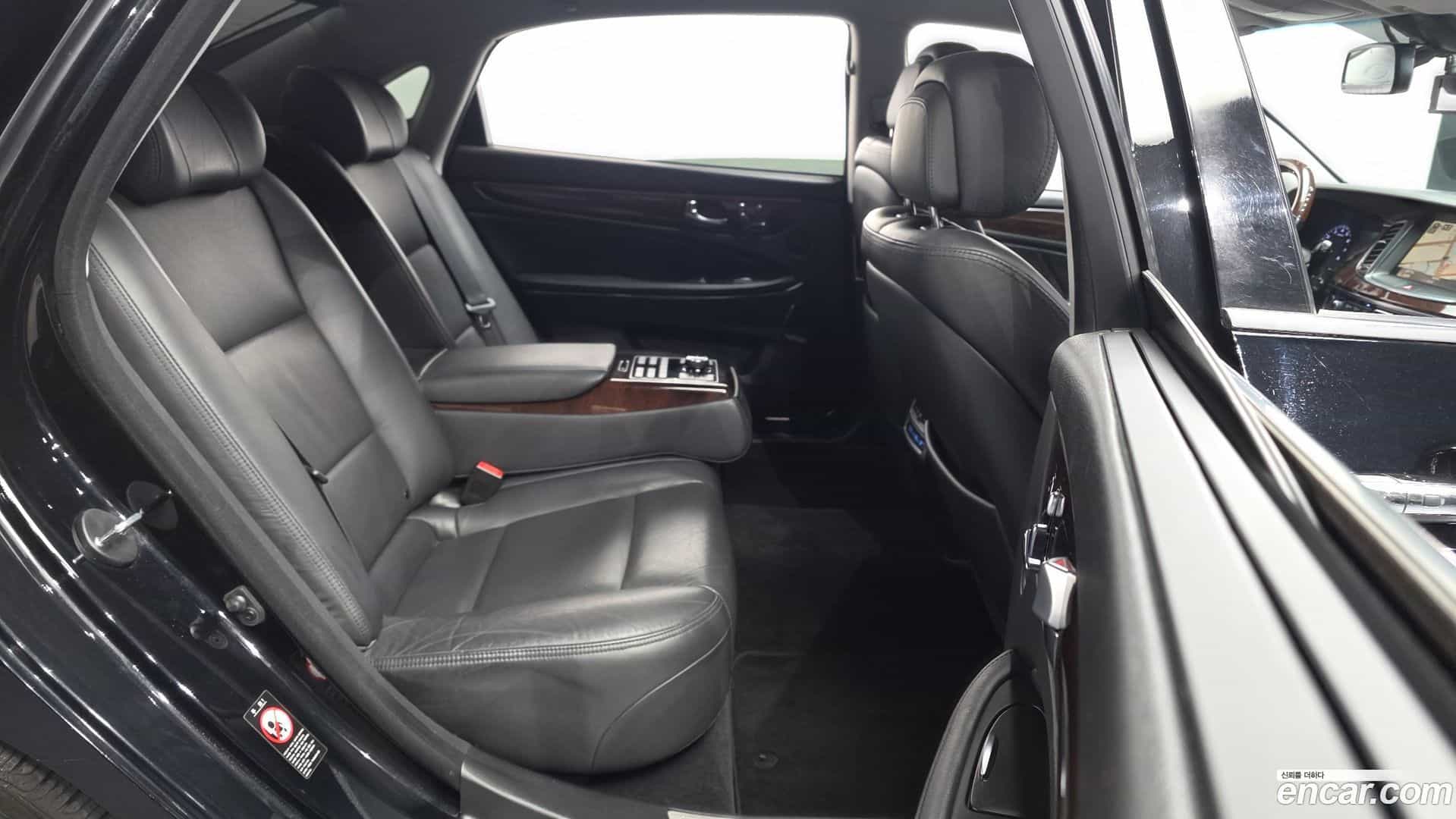 Equus Hyundai 2013.6-OPTION-016