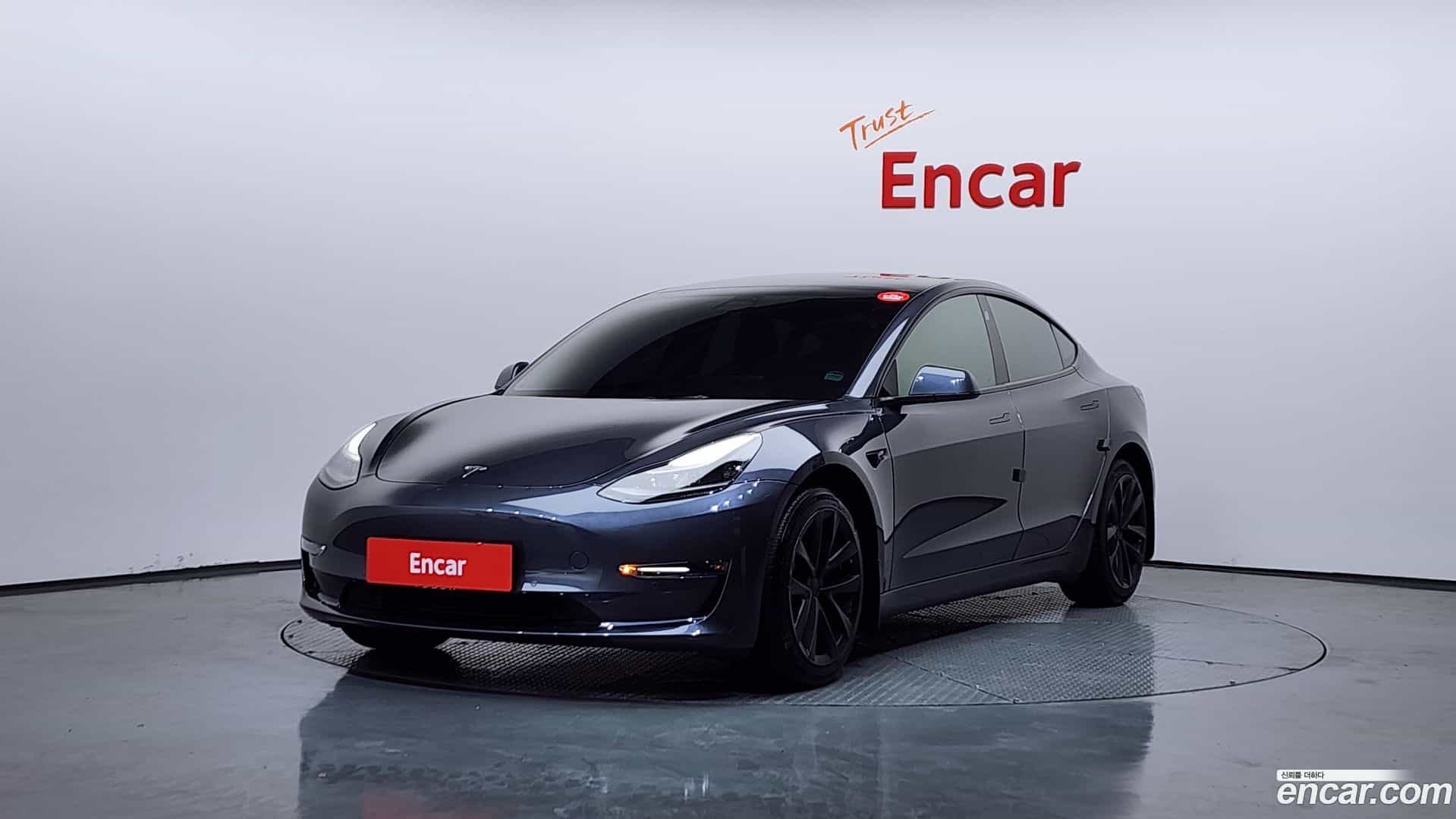 Model 3 Tesla 2022.1-OUTER-001
