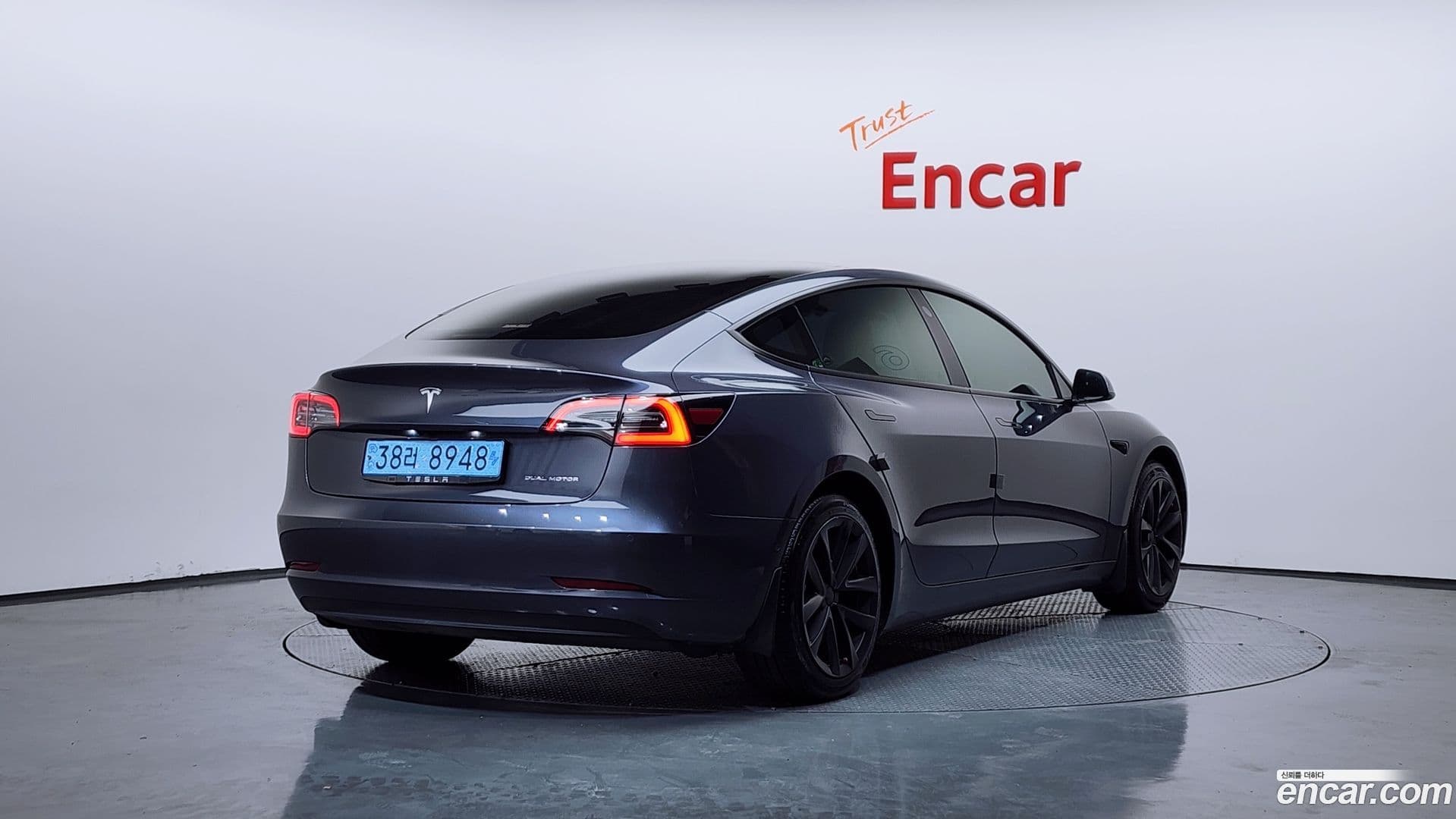 Main__Slider__Photo:Model 3 Tesla 2022.1-1