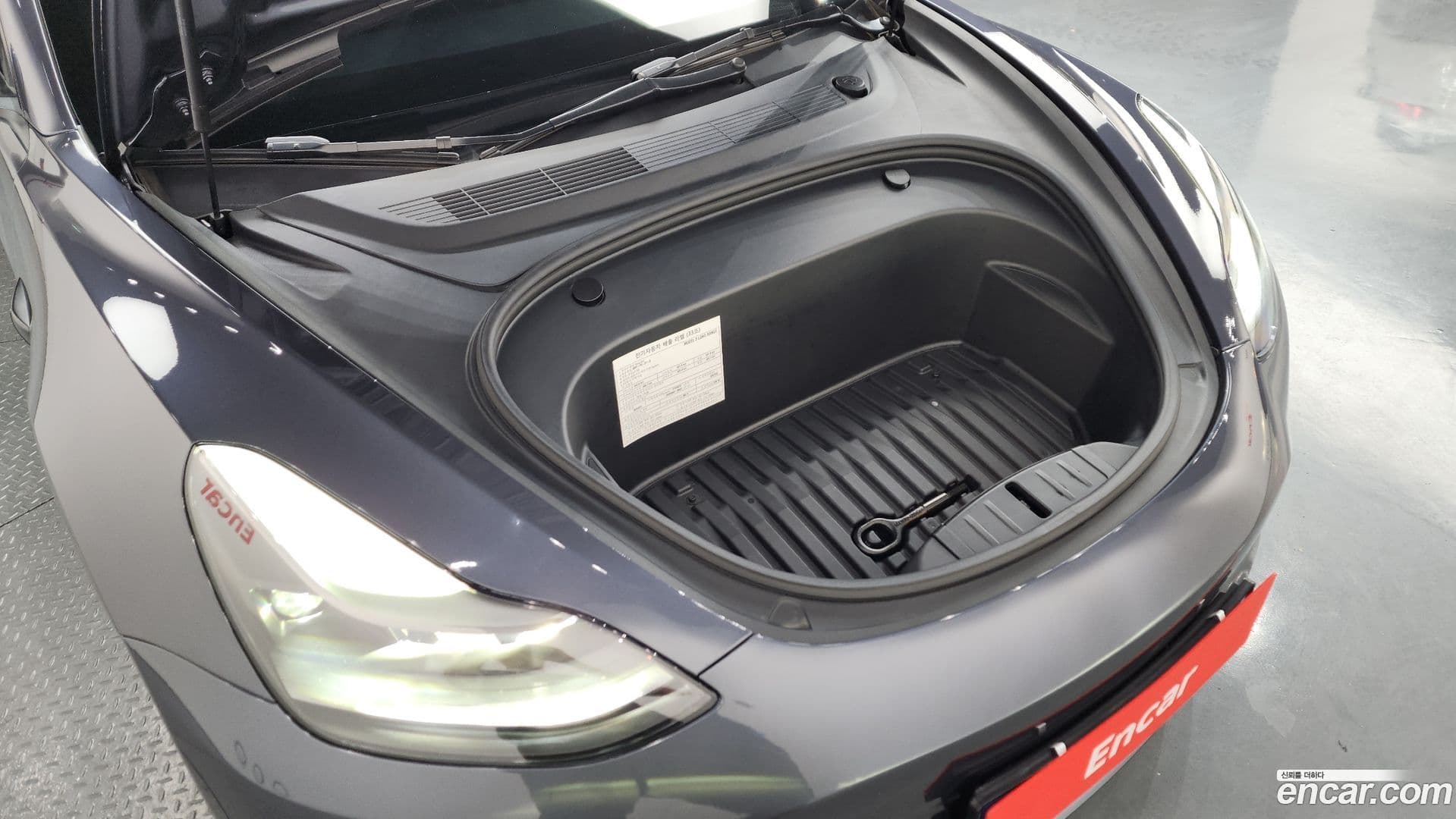 Main__Slider__Photo:Model 3 Tesla 2022.1-5