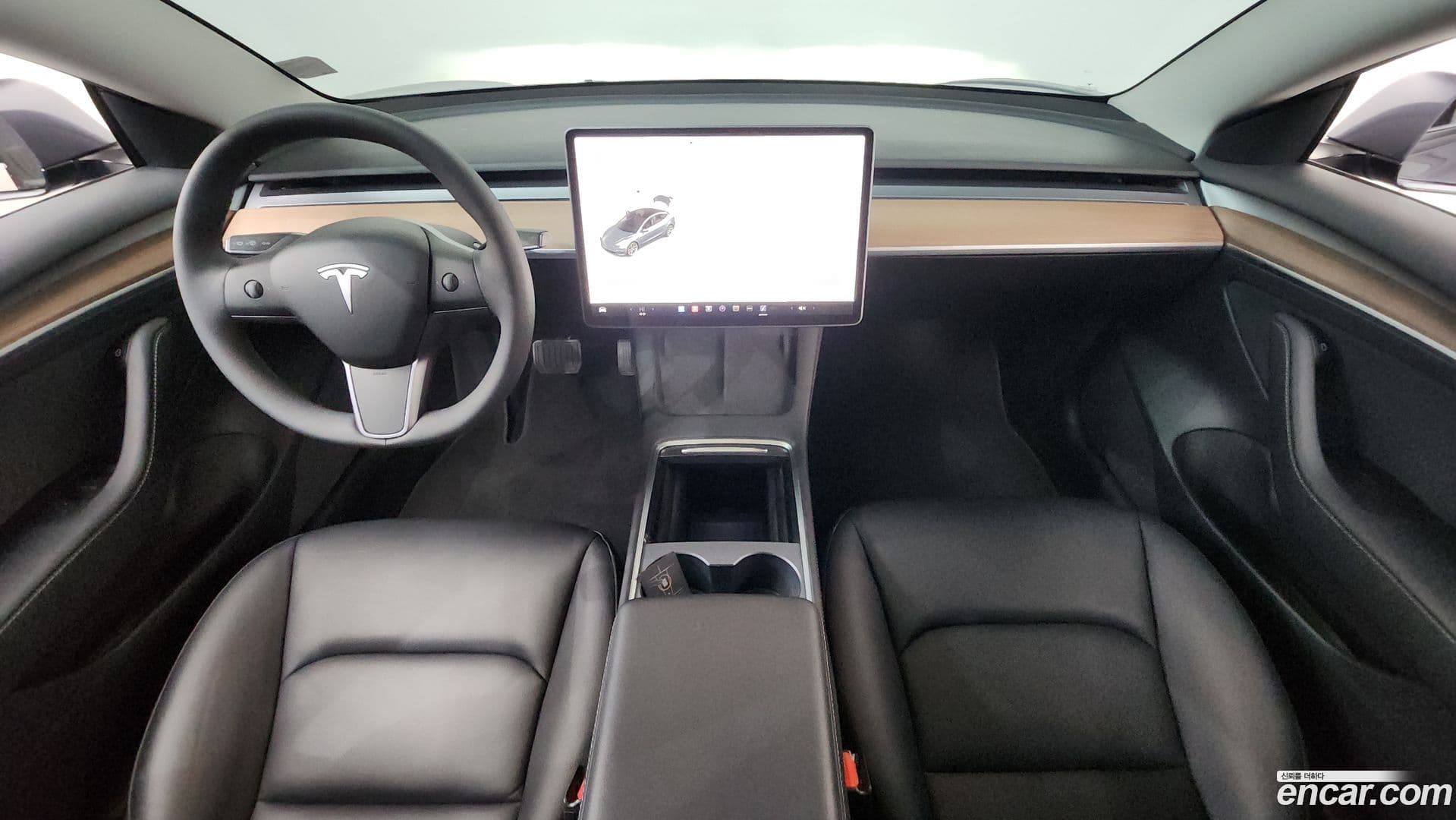 Main__Slider__Photo:Model 3 Tesla 2022.1-6