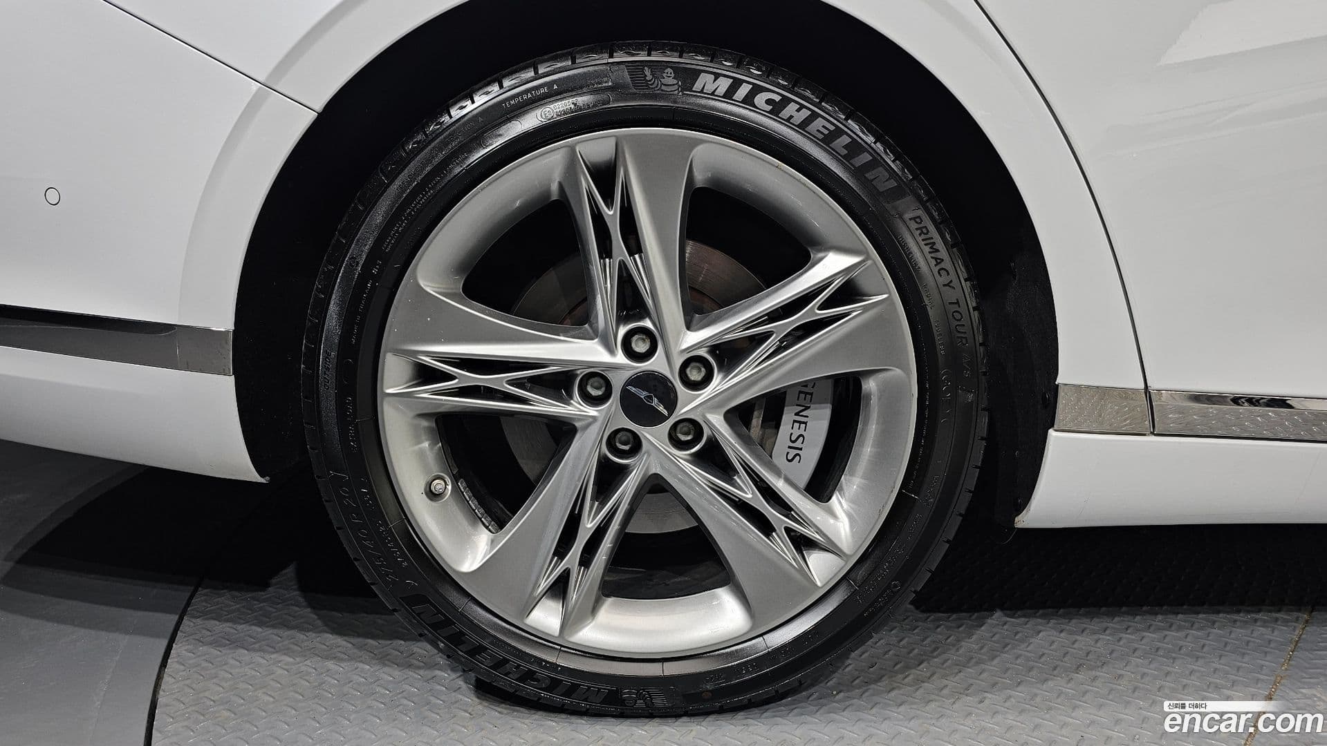 Main__Slider__Photo:G90 Genesis 2022.4-4