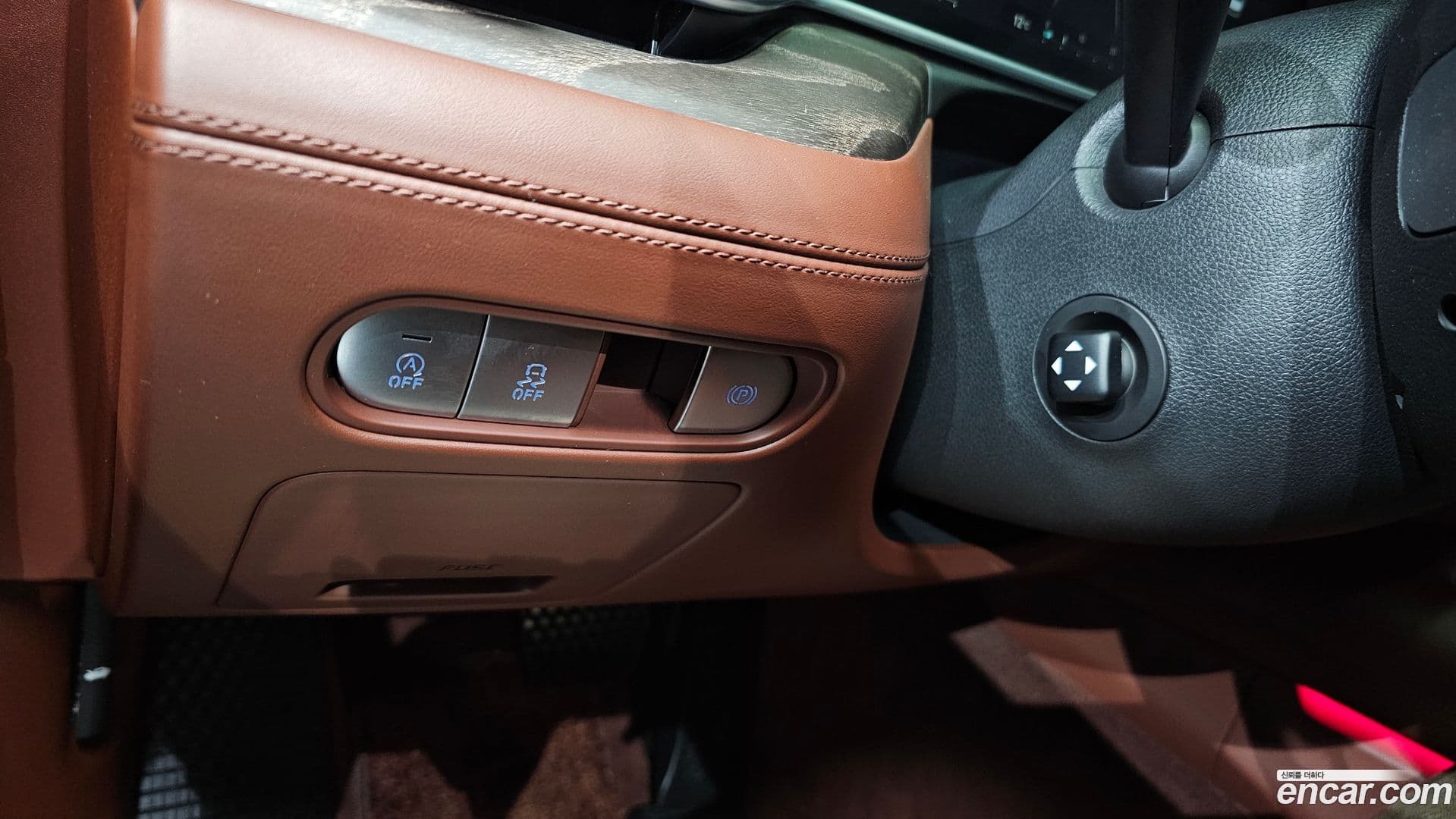 Main__Slider__Photo:G90 Genesis 2022.4-12