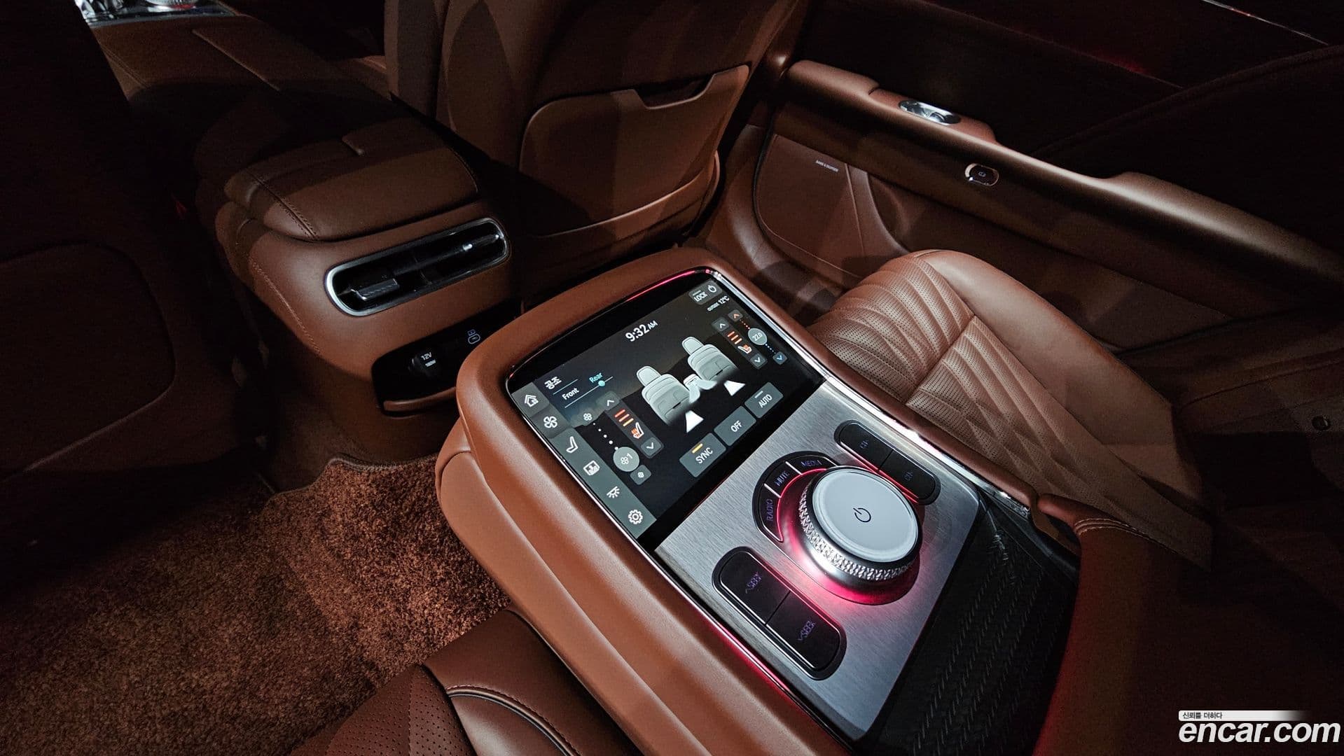 Main__Slider__Photo:G90 Genesis 2022.4-18